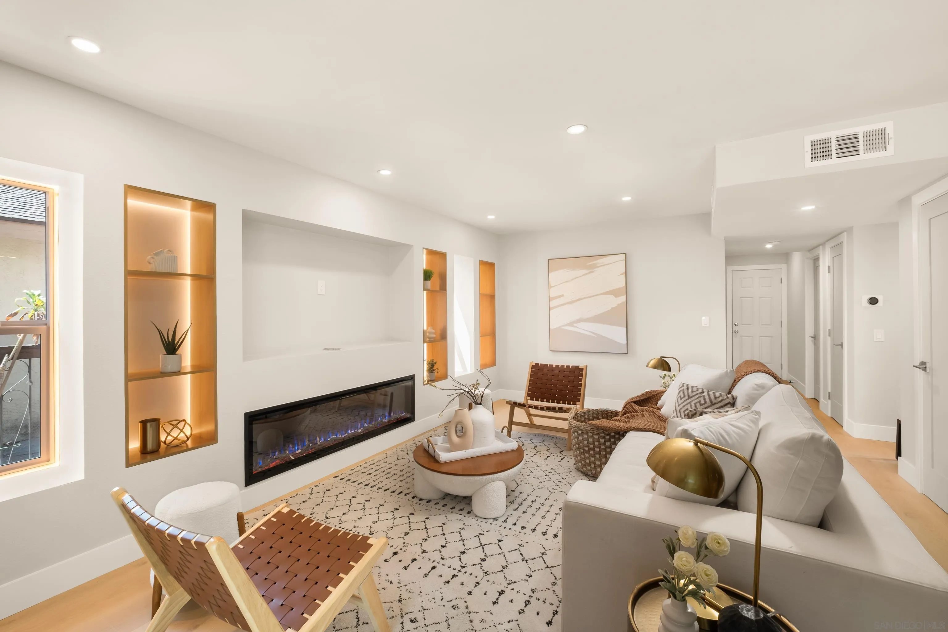 https://cdn.realtyfeed.com/cdn/127/260021199/bad6eddc79de540cf99d1c23ccd96ca2.webp