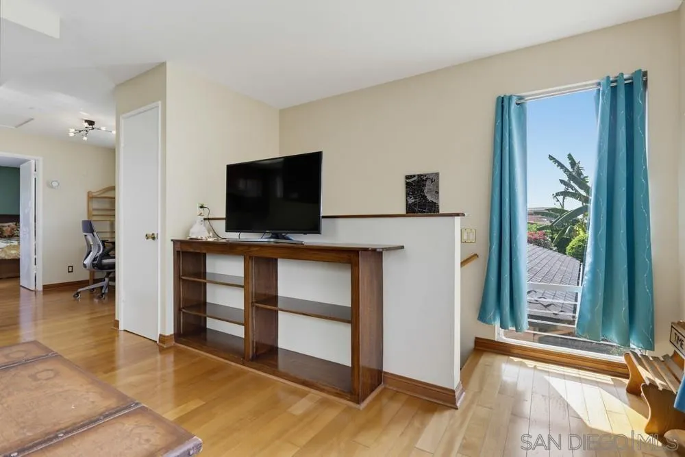 https://cdn.realtyfeed.com/cdn/127/260021200/2c7f5f1d7a3d58fbf6b5aac47325b065.webp