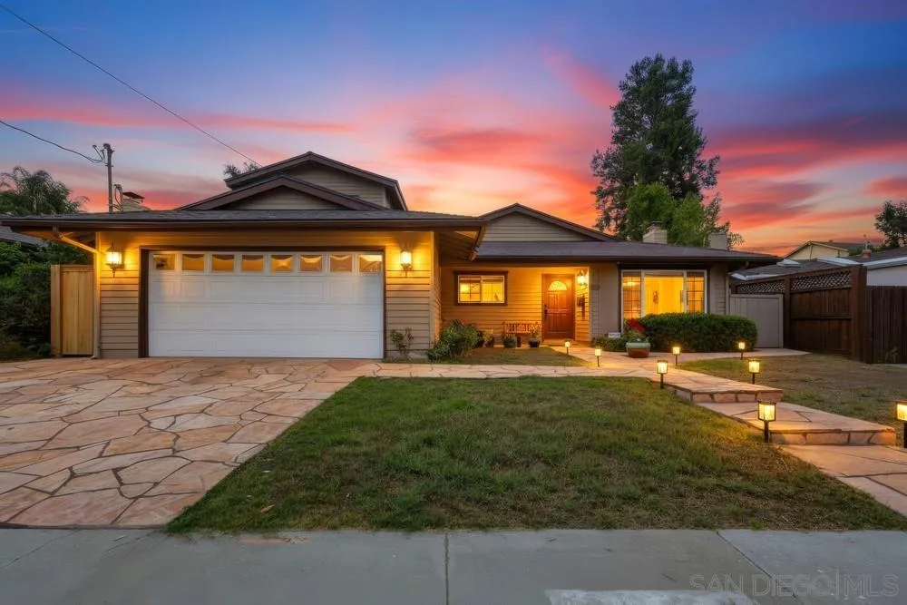 https://cdn.realtyfeed.com/cdn/127/260021200/d483ecbe8617244a764aebb01527b43c.webp