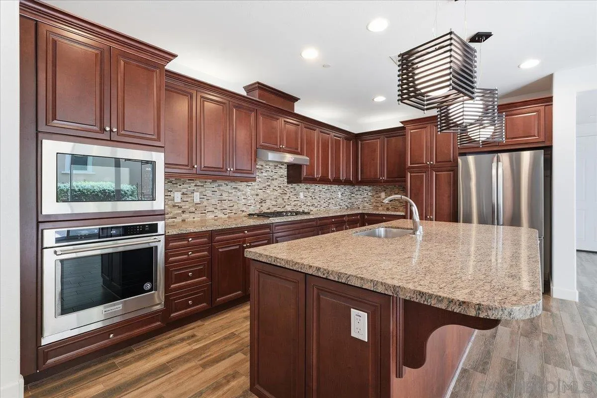 https://cdn.realtyfeed.com/cdn/127/260021202/11c3040bc3b3b28bc0916c285c582f46.webp