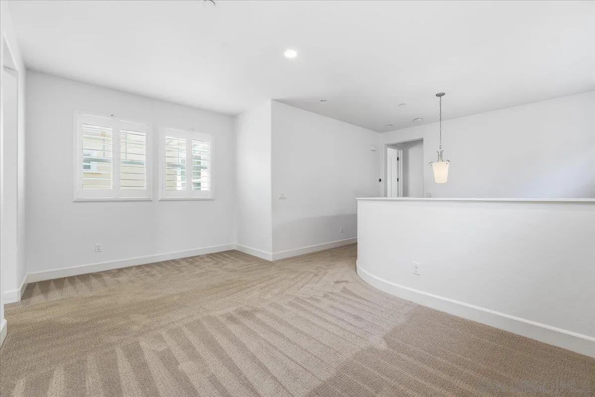 https://cdn.realtyfeed.com/cdn/127/260021202/676c261b948c97c6c8d58dbc6ae502ee.webp