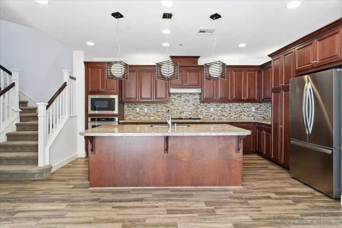 https://cdn.realtyfeed.com/cdn/127/260021202/74cf56638bea9ea9b4fa18eb5e407913.webp
