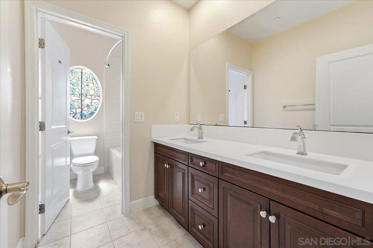 https://cdn.realtyfeed.com/cdn/127/260021202/7c38052a3c28d12eee0c0f96f2314626.webp