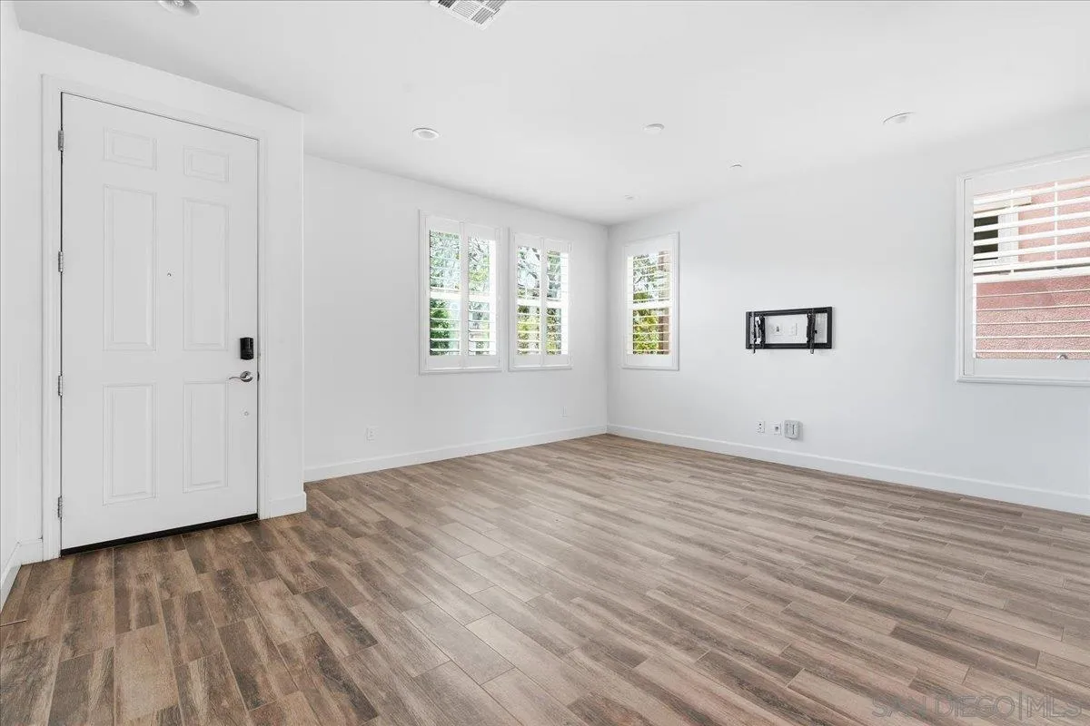 https://cdn.realtyfeed.com/cdn/127/260021202/e22719d702f382baec610b9e6b6025d7.webp