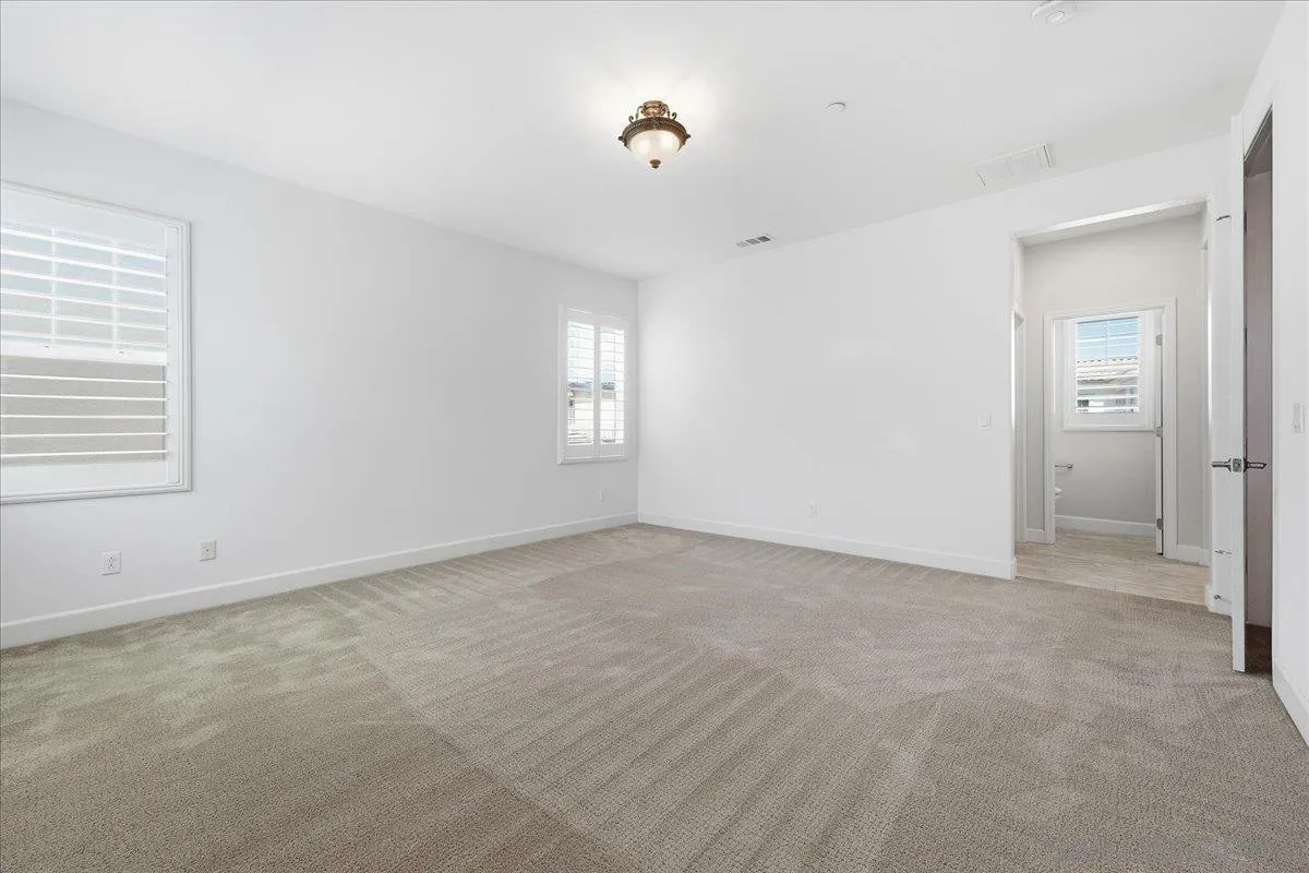 https://cdn.realtyfeed.com/cdn/127/260021202/fde7522c8d7c2edab80989f8ea8283d2.webp