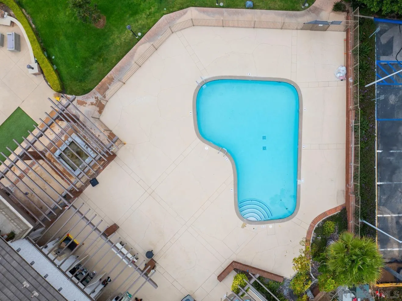 https://cdn.realtyfeed.com/cdn/127/260021205/95e589fc71defcdca0fafb4814ad0f58.webp