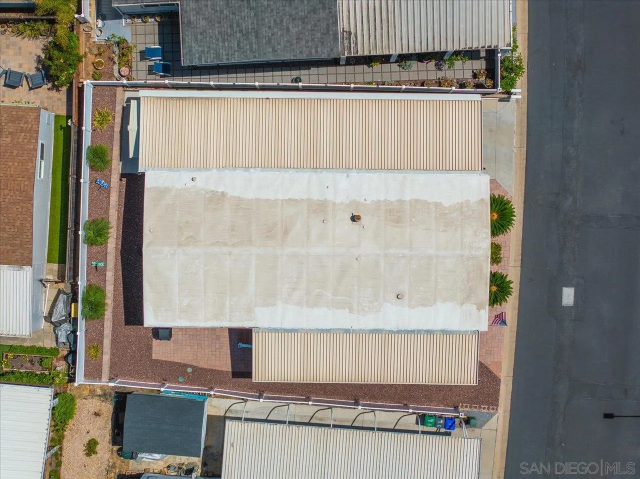 https://cdn.realtyfeed.com/cdn/127/260021205/96991b4be49caf31dc241443f0321fd4.webp