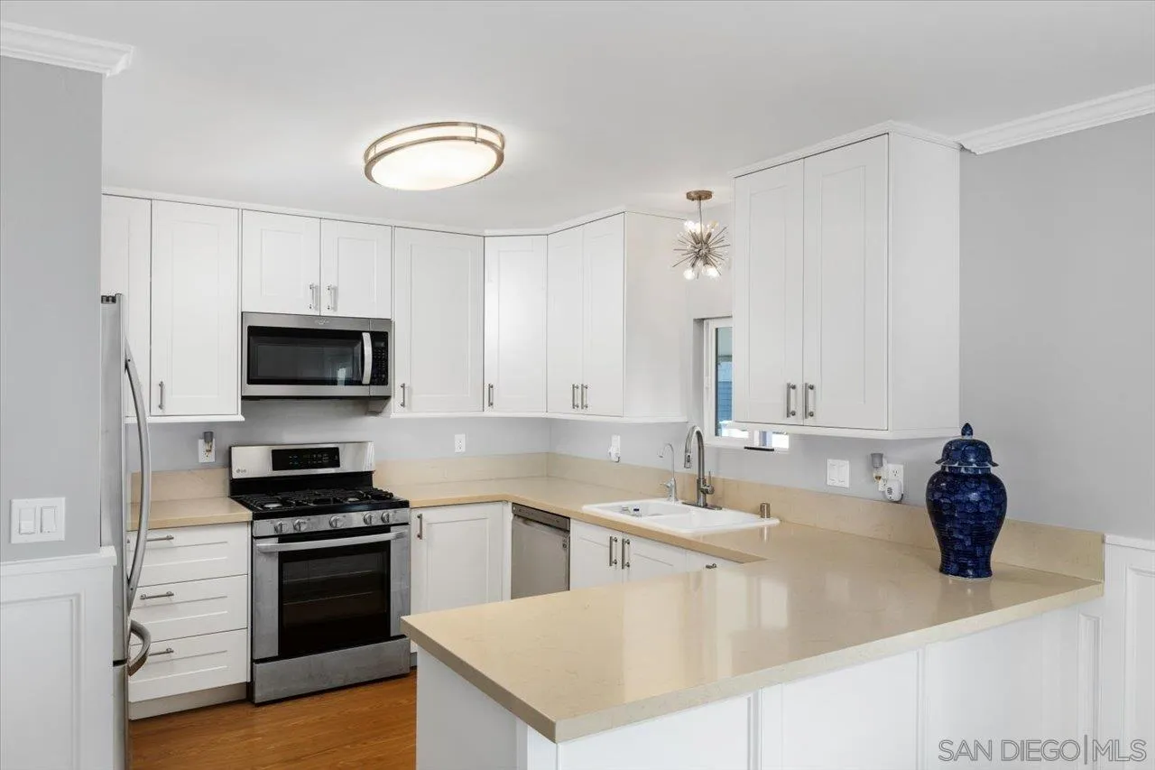 https://cdn.realtyfeed.com/cdn/127/260021205/ef54dbee877369c8839eccdac8147bdd.webp