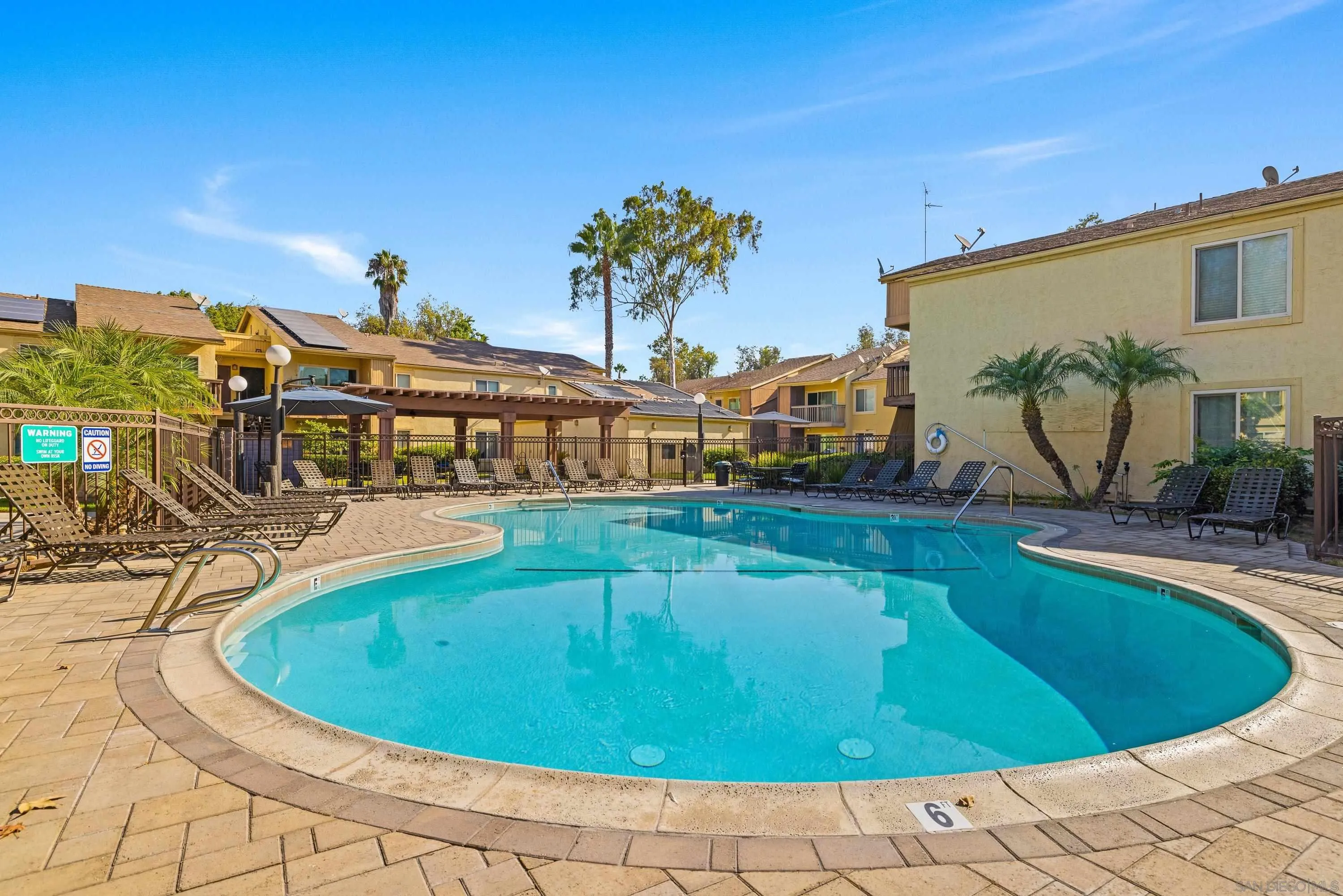 https://cdn.realtyfeed.com/cdn/127/260021207/616f9c9bd2ffa6528407595acc4149b8.webp
