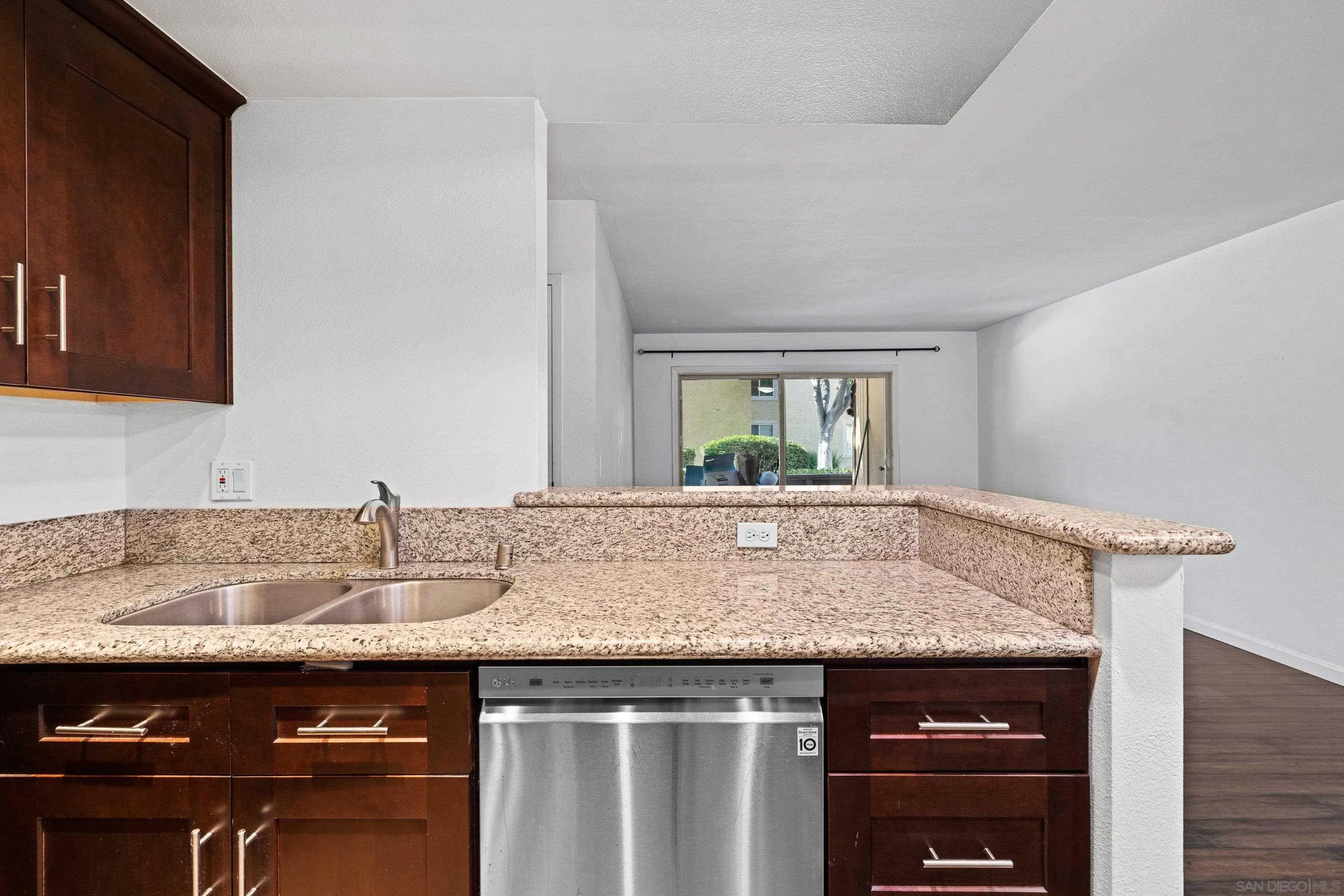 https://cdn.realtyfeed.com/cdn/127/260021207/9068b53c2041d41206f4c39ea44af4f7.webp