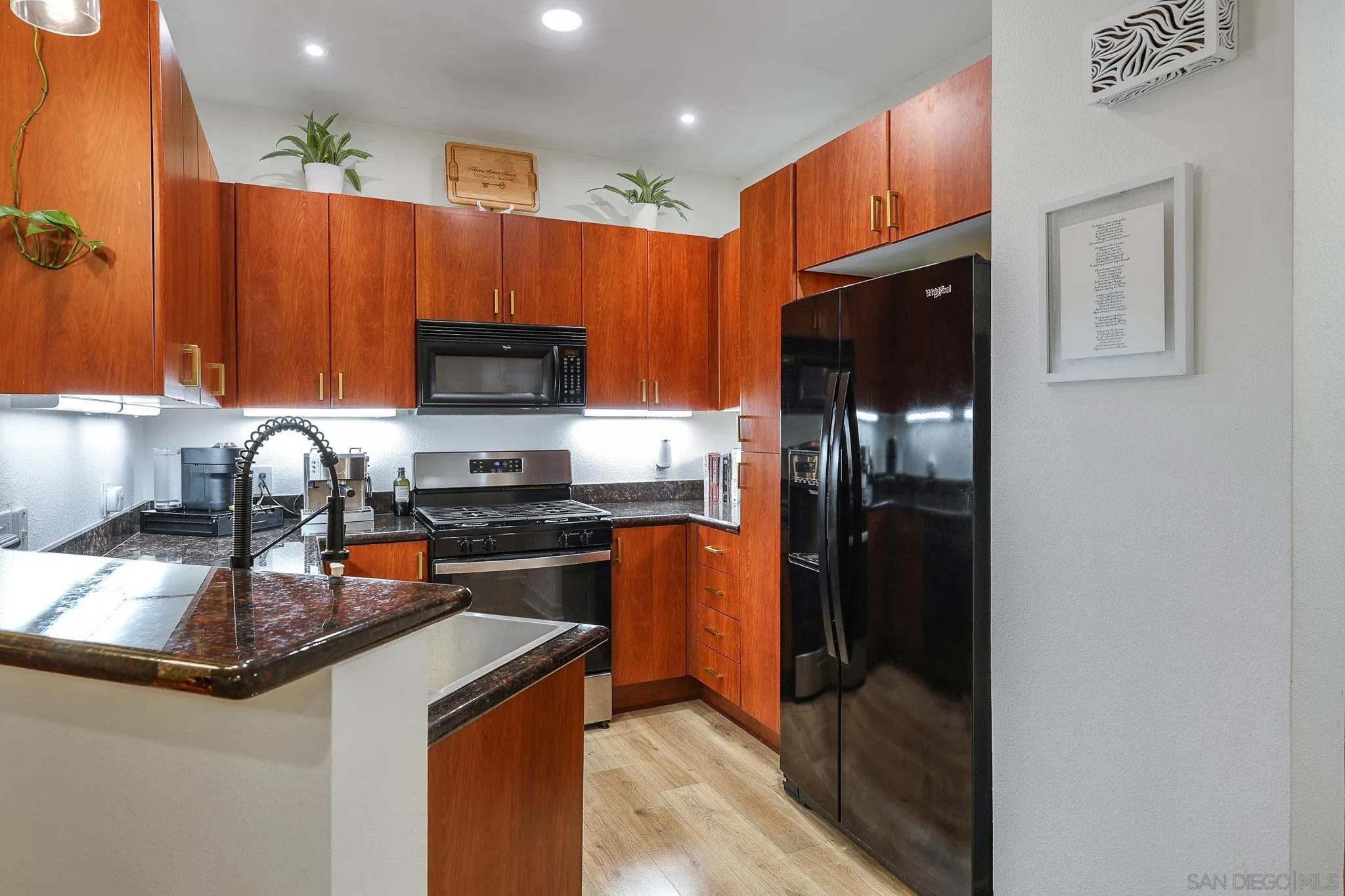 https://cdn.realtyfeed.com/cdn/127/260021208/2dd4b7f69d8bde82dd3b7388d5892ea8.webp