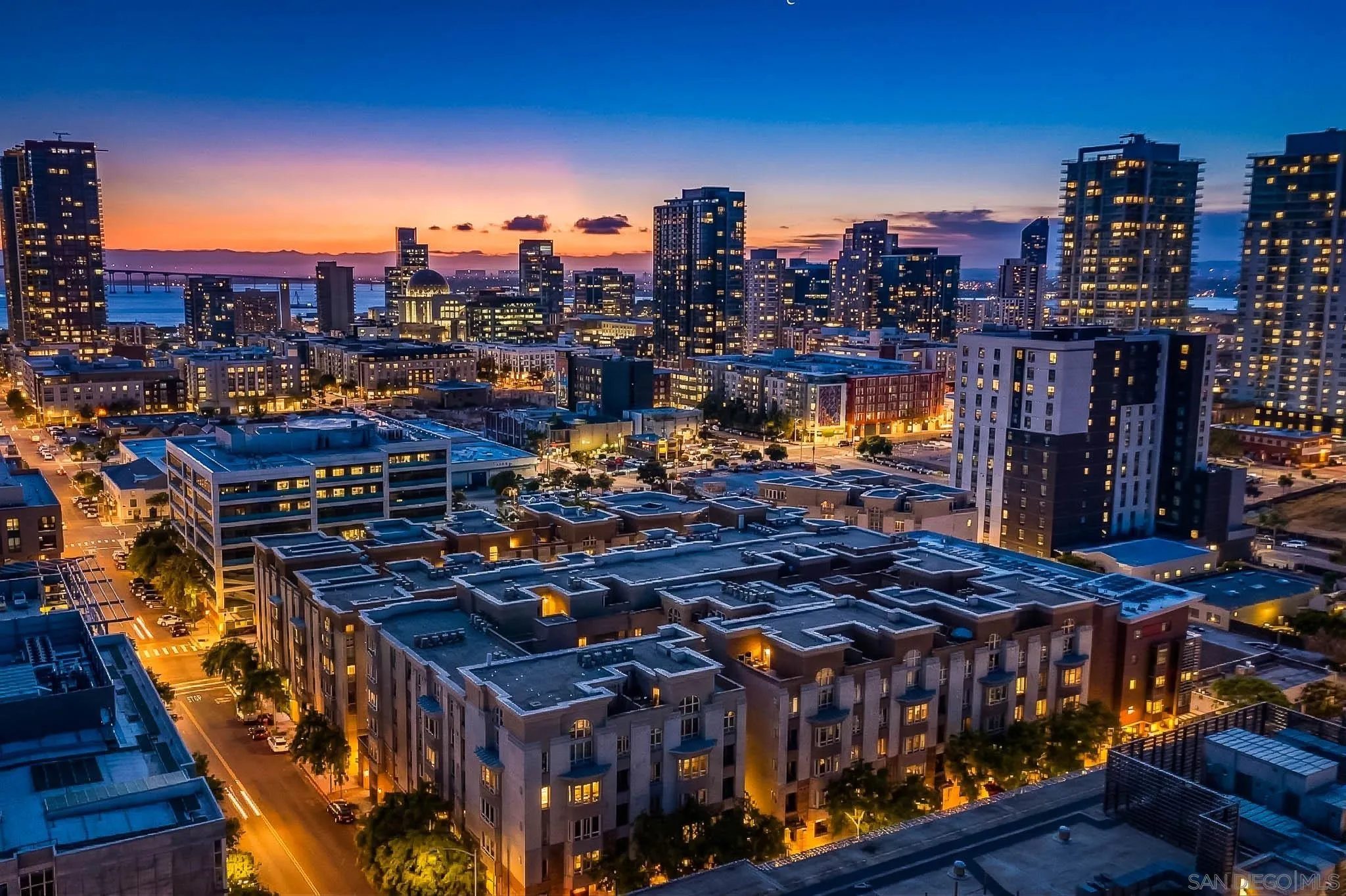 https://cdn.realtyfeed.com/cdn/127/260021208/89c90c7fcb4036e56b7b2e5b86e1ec52.webp