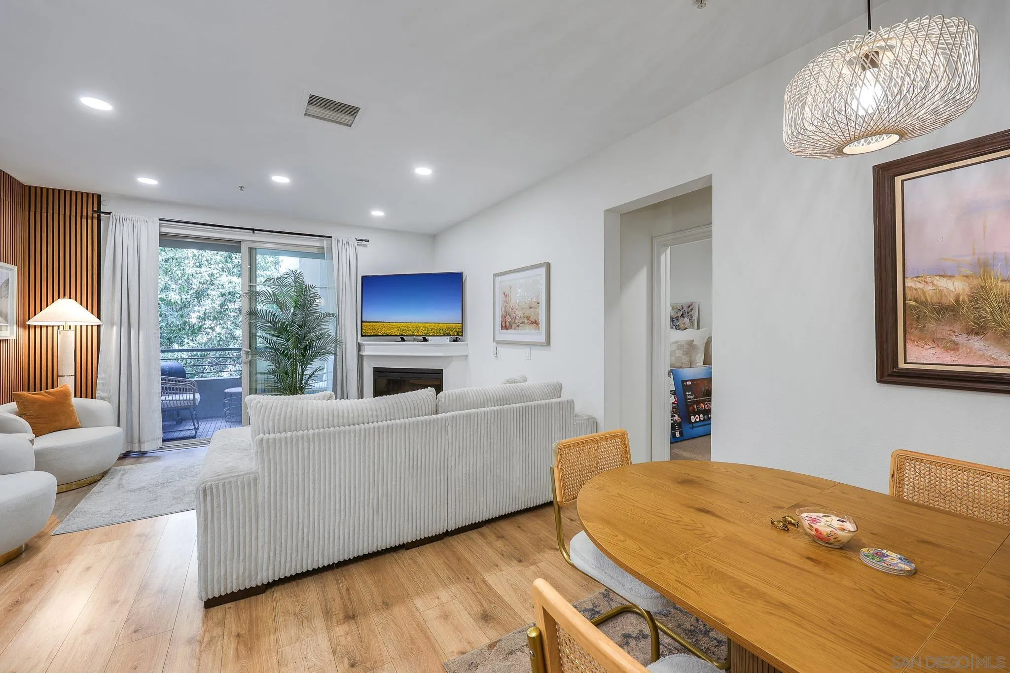 https://cdn.realtyfeed.com/cdn/127/260021208/9a7c27d75e4124c105cf894e0f9da920.webp