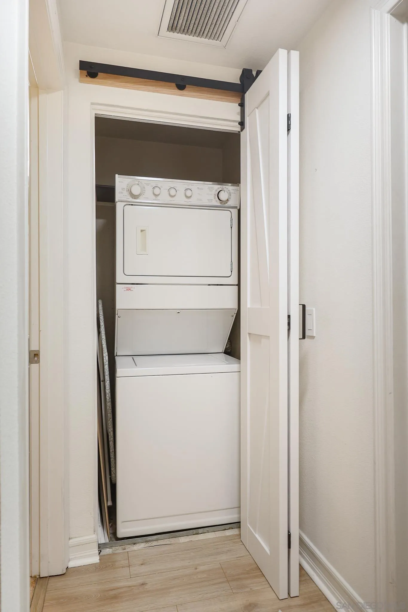 https://cdn.realtyfeed.com/cdn/127/260021208/9e84db4c5827c6e7cc6e6f296a42ed58.webp