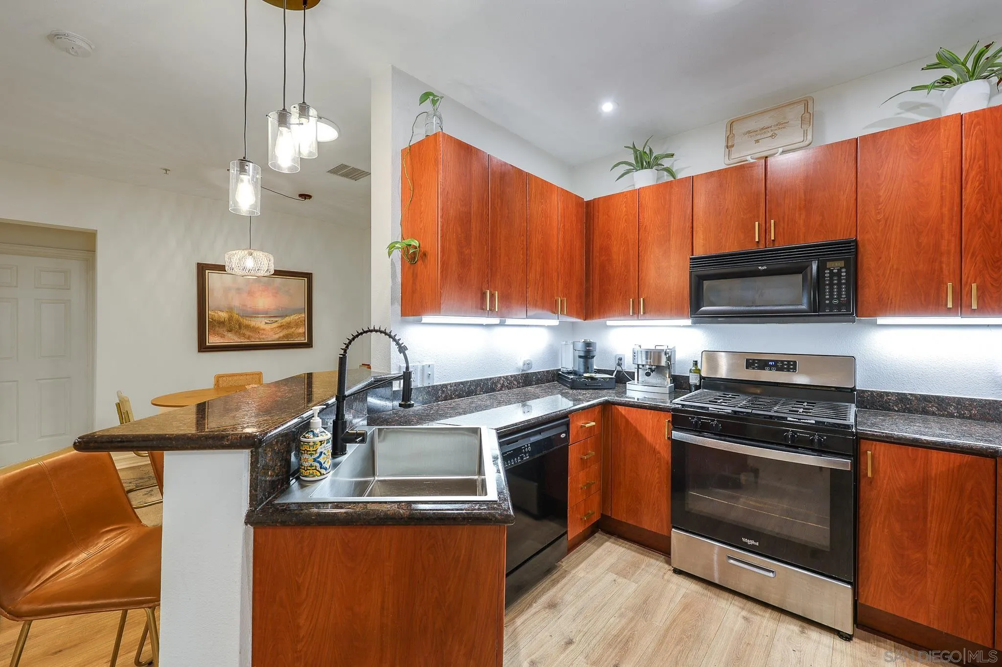 https://cdn.realtyfeed.com/cdn/127/260021208/9f9992503beaadaa77faee563c519876.webp