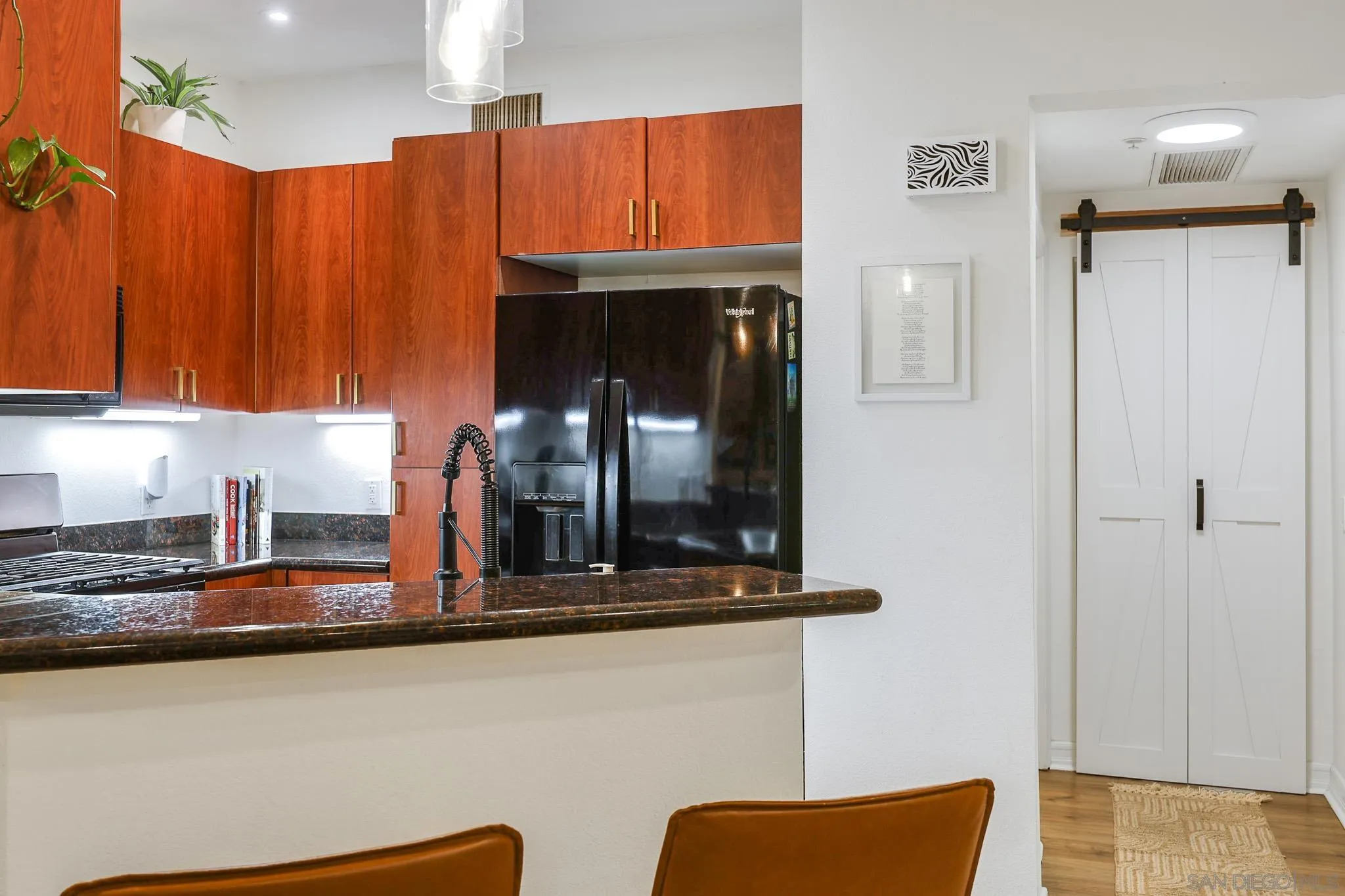 https://cdn.realtyfeed.com/cdn/127/260021208/b05f4a10d69ea8b5ab71a48ffa388e64.webp