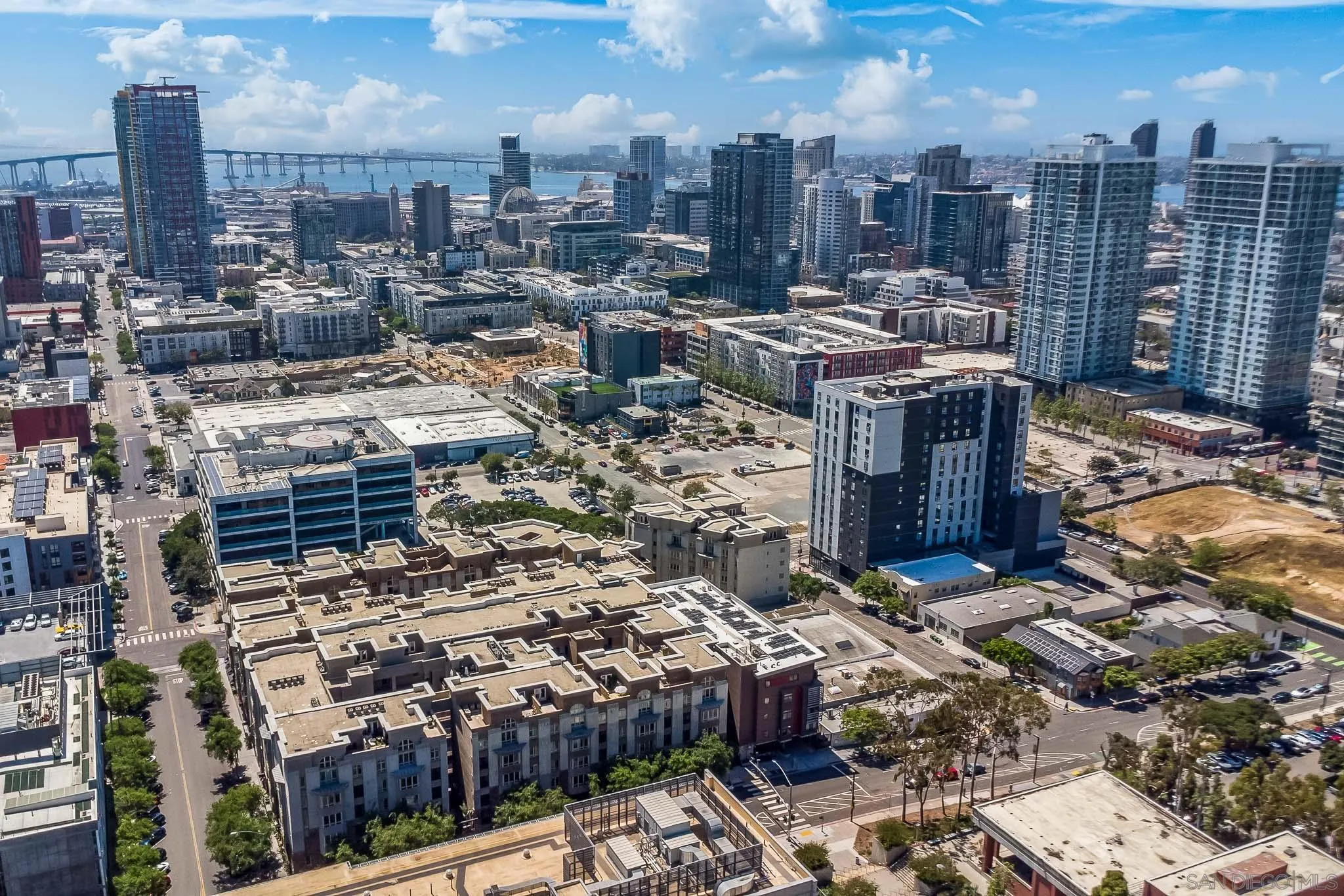 https://cdn.realtyfeed.com/cdn/127/260021208/ee860813392aef5b99391fef1de7c62d.webp