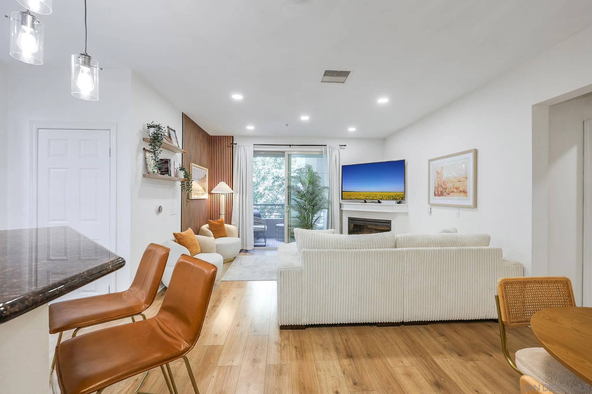 https://cdn.realtyfeed.com/cdn/127/260021208/f8fe7d9572797d1f402a1e559b0c4e53.webp
