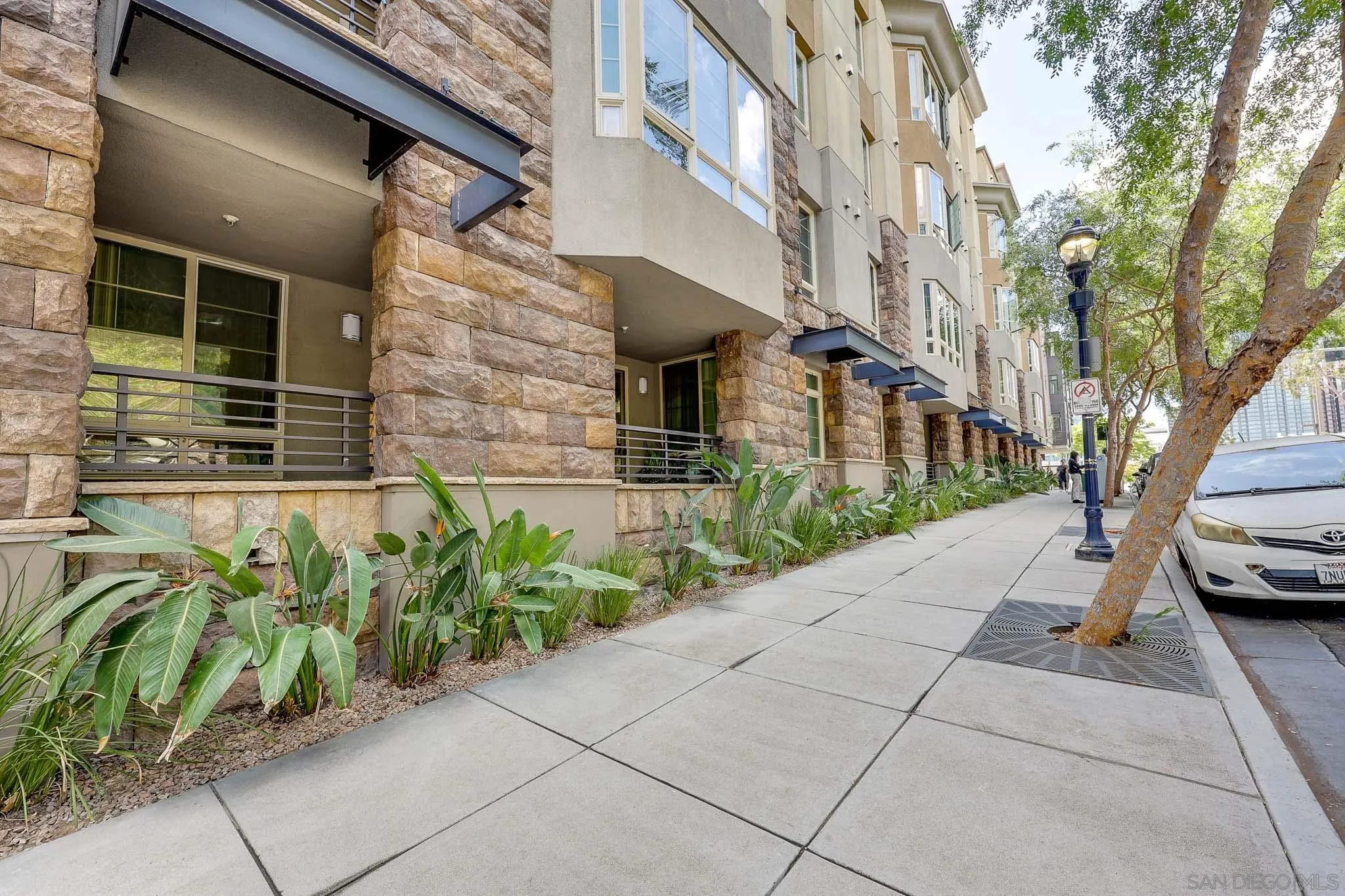 https://cdn.realtyfeed.com/cdn/127/260021208/fbd6fd67440720cf36e3ce5b34dd9001.webp