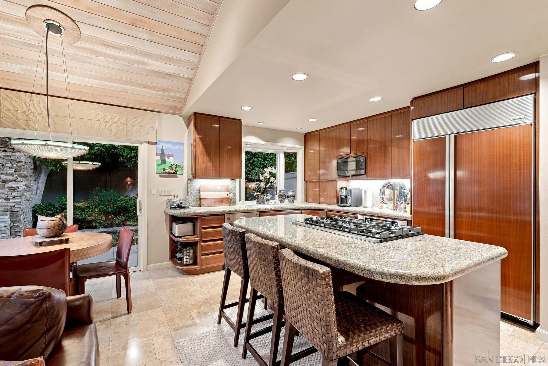 https://cdn.realtyfeed.com/cdn/127/260021210/296f417eb9f592b2b9f5a09bf9fff0a7.webp