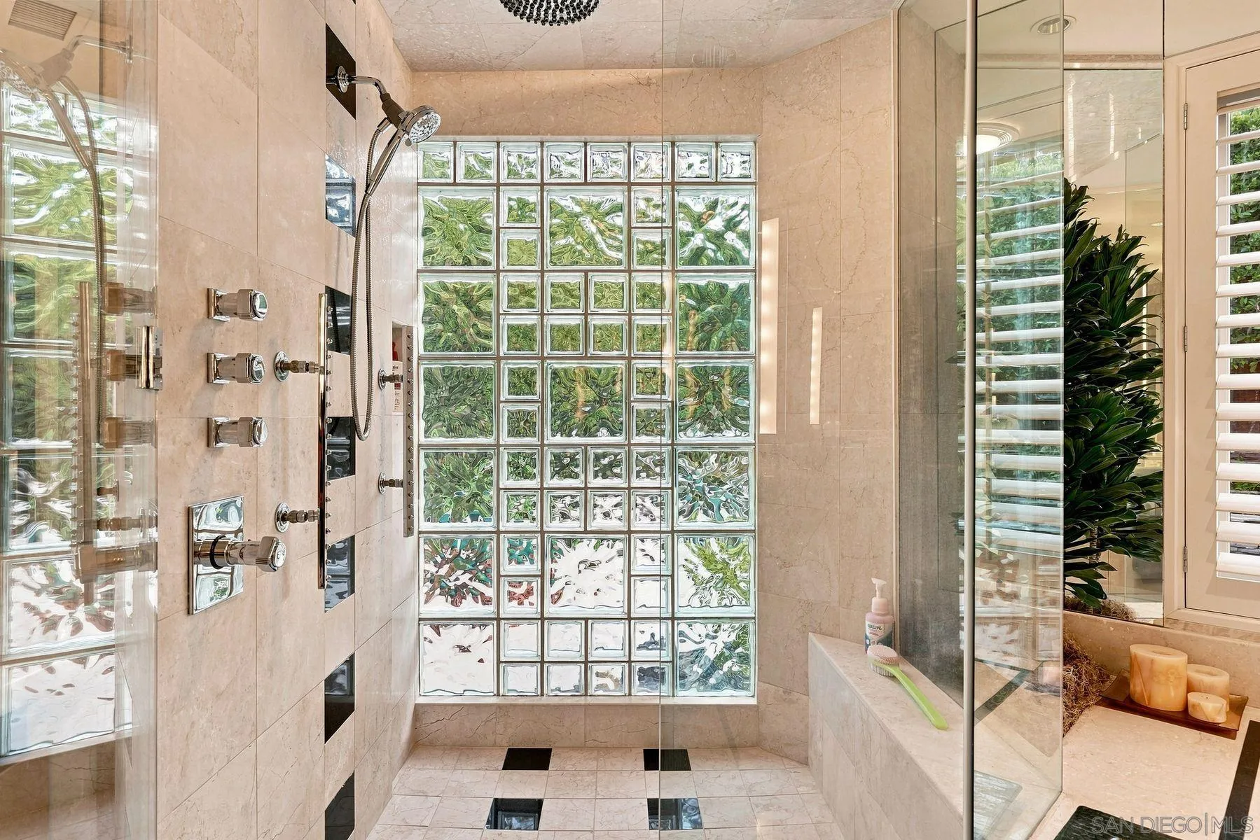 https://cdn.realtyfeed.com/cdn/127/260021210/2e1f9f03d727284359c825d0e2f4bc03.webp