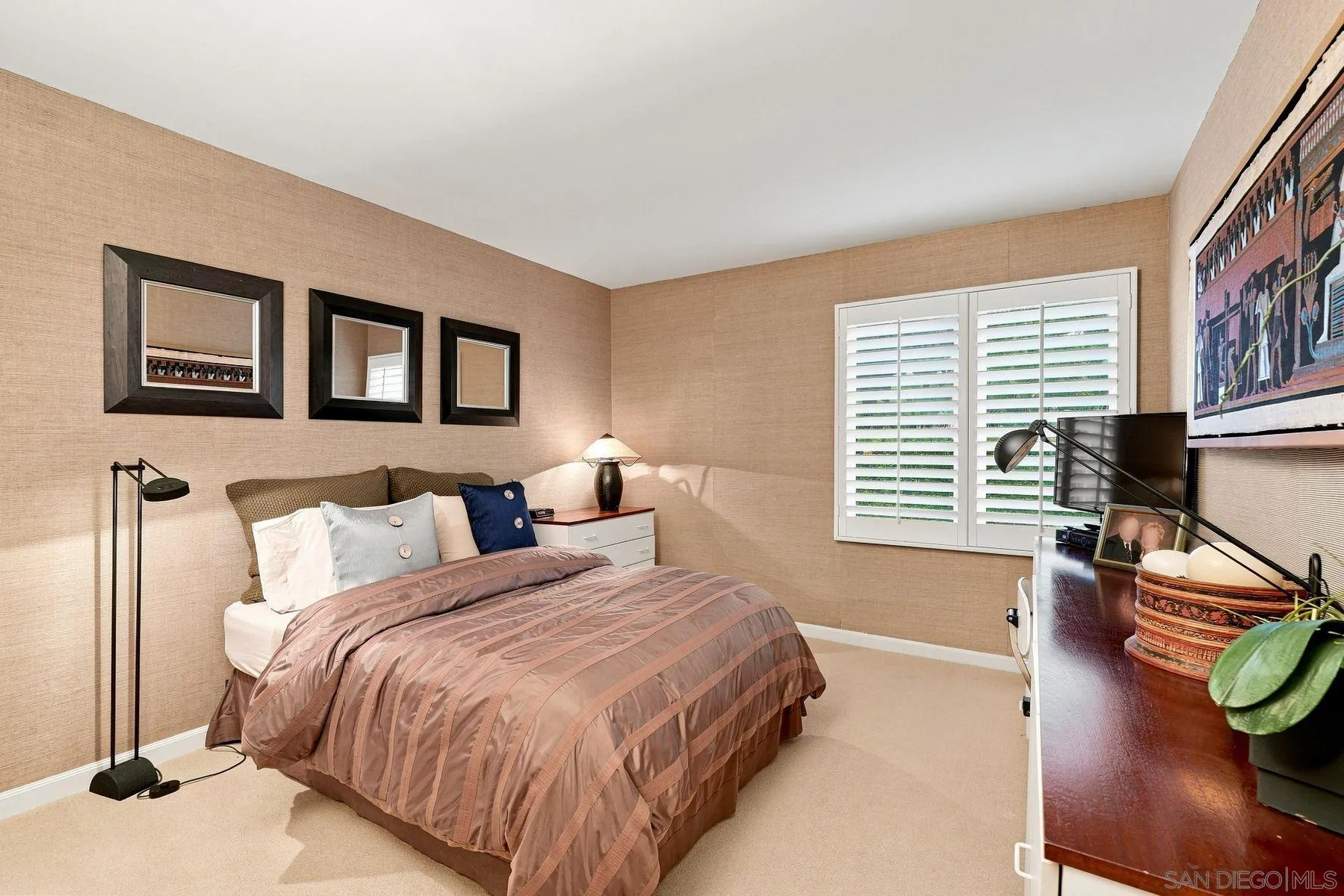 https://cdn.realtyfeed.com/cdn/127/260021210/2e8b31df7e8996a3410aa5ae6082bf59.webp