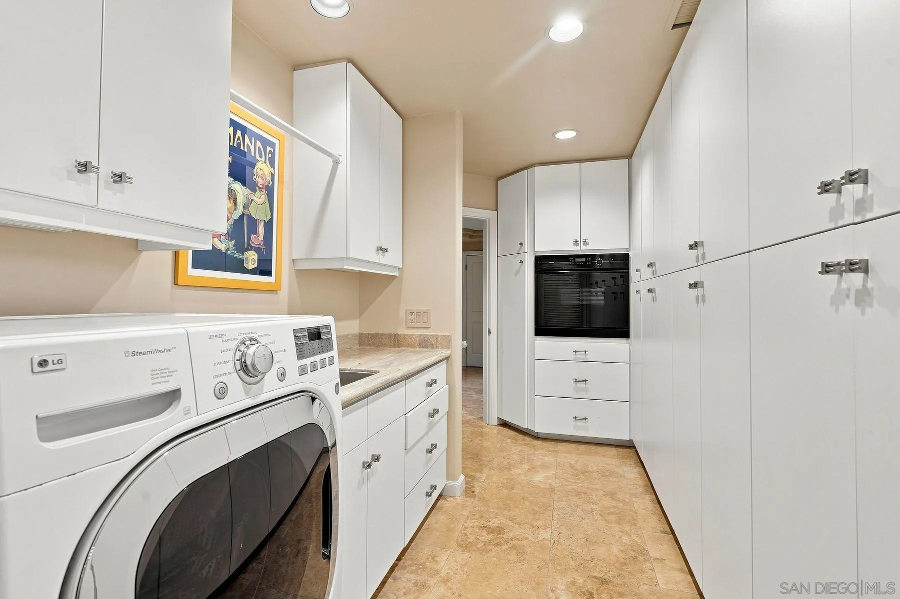 https://cdn.realtyfeed.com/cdn/127/260021210/3fde5dea6b0545810059a70a5fca4a35.webp