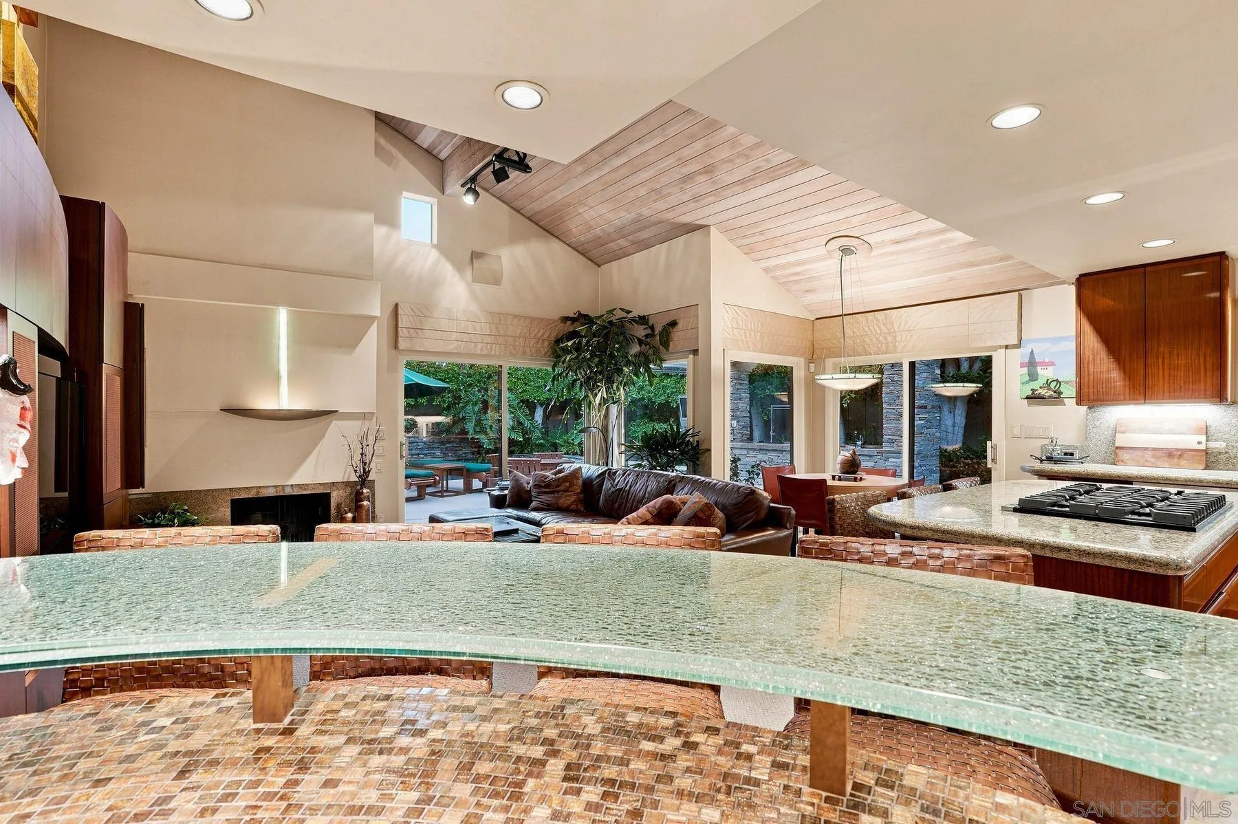 https://cdn.realtyfeed.com/cdn/127/260021210/45638fc0962a3431432d5243e0d0af88.webp