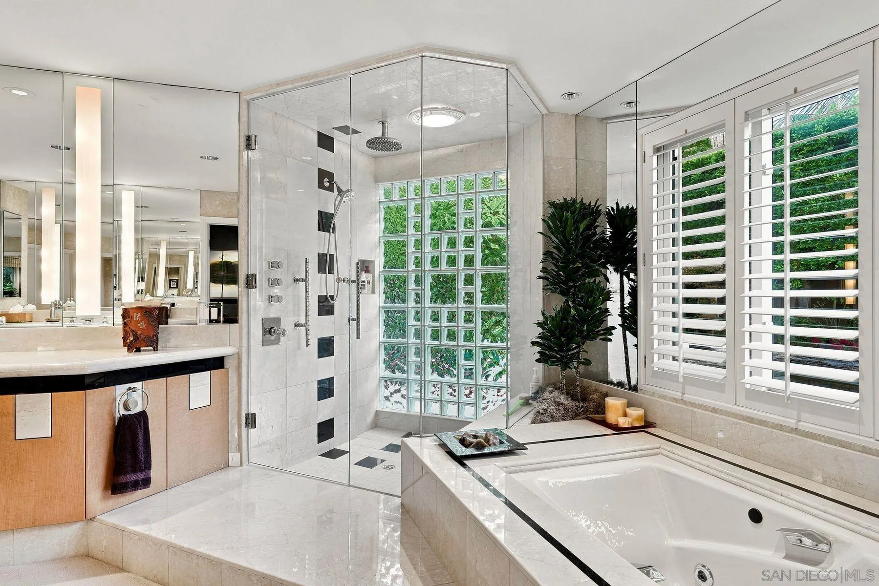 https://cdn.realtyfeed.com/cdn/127/260021210/5d2ba09e80116e33142c0357d7b918fd.webp
