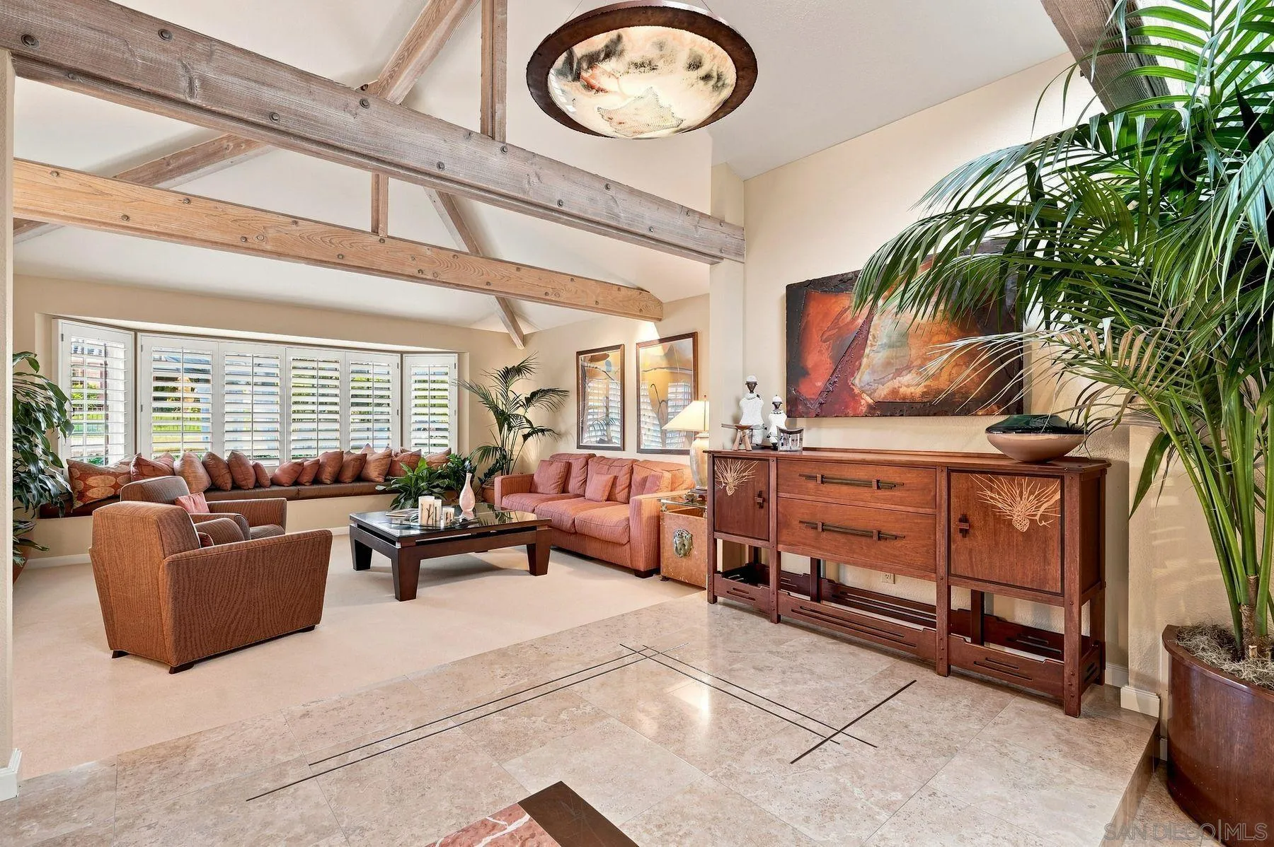 https://cdn.realtyfeed.com/cdn/127/260021210/6cbefd307f28b309946bbba8567cb763.webp