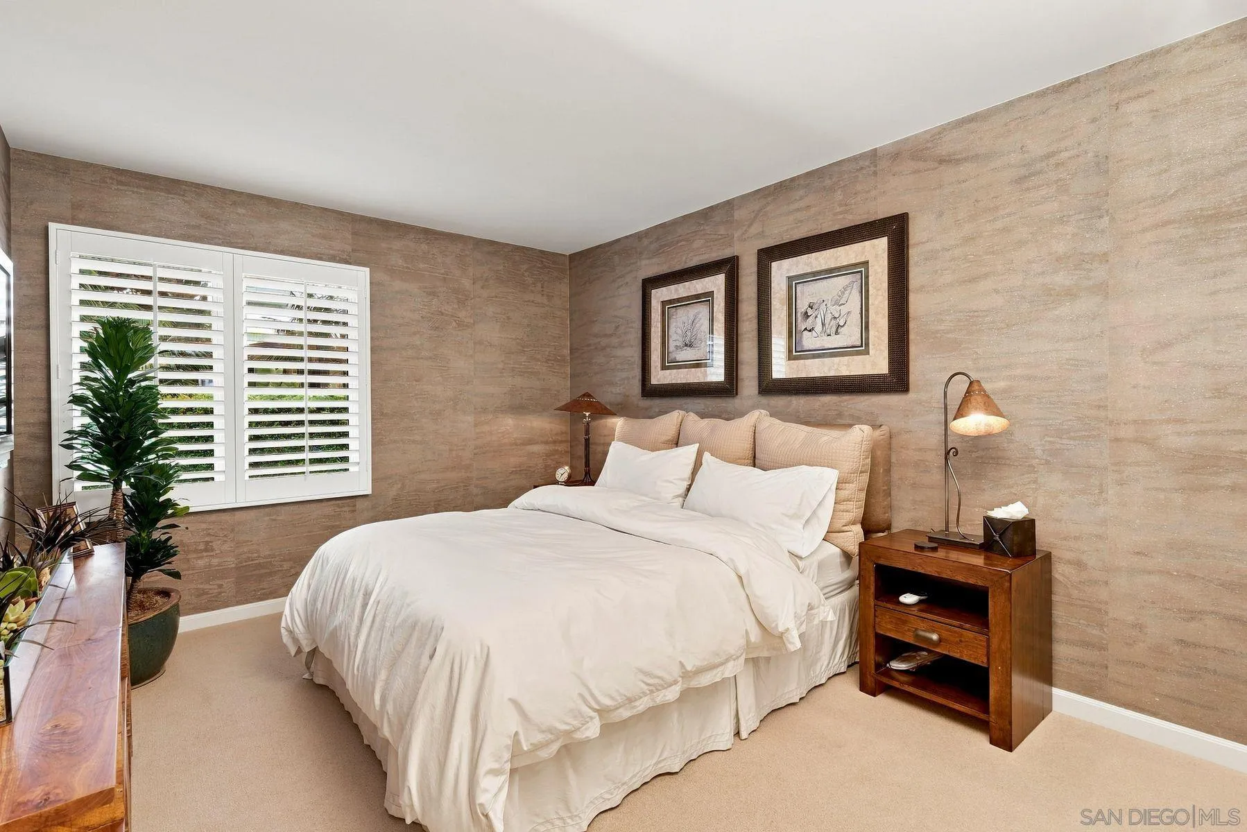 https://cdn.realtyfeed.com/cdn/127/260021210/aa2b26d9745282a5a841d5b189c5c256.webp