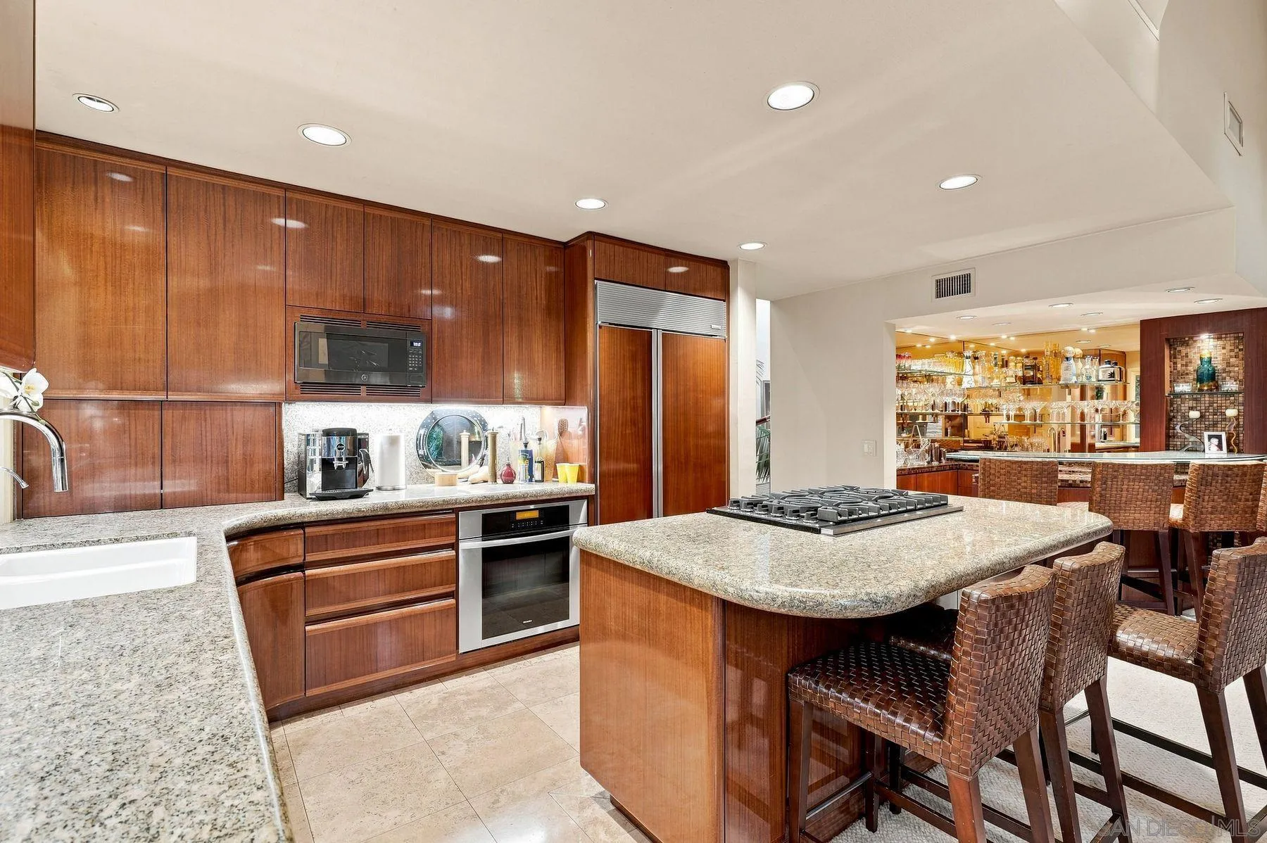 https://cdn.realtyfeed.com/cdn/127/260021210/bb92e4eb1ef4cfff0ca727cc229f27f3.webp