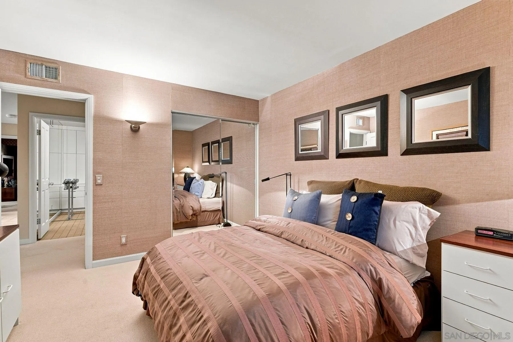 https://cdn.realtyfeed.com/cdn/127/260021210/e83e106e24f292c48df15ac3bf6b2808.webp