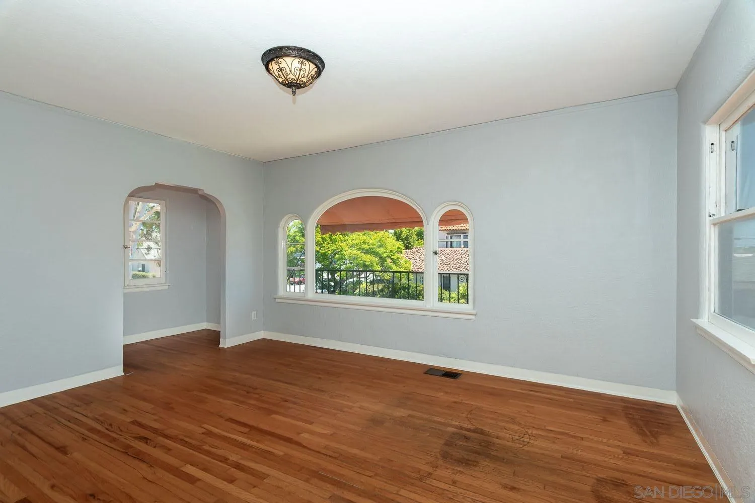 https://cdn.realtyfeed.com/cdn/127/260021214/339a3690dc94e135cbc5554874401193.webp