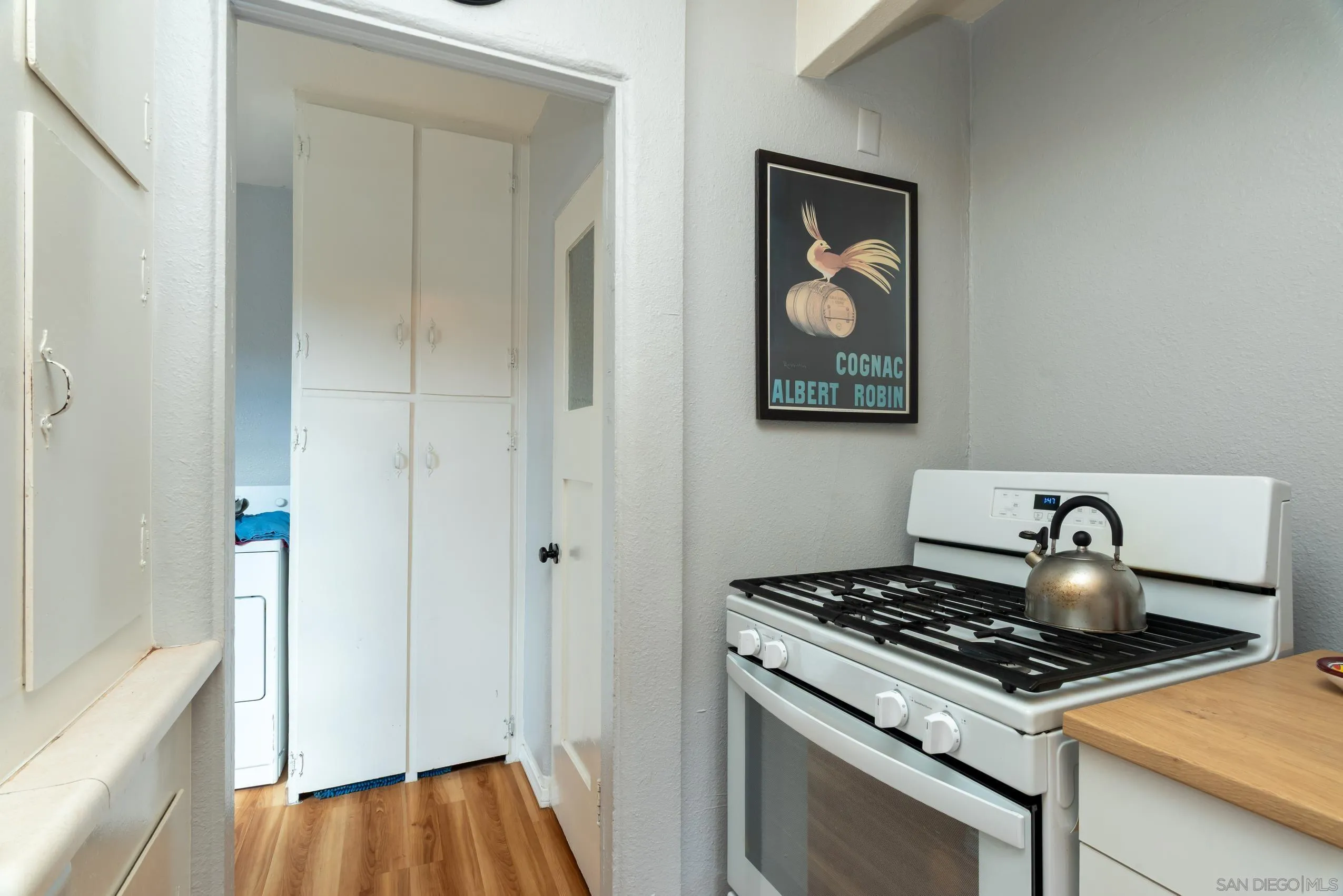 https://cdn.realtyfeed.com/cdn/127/260021214/36fe005baf6887439f79b08a4a2f518b.webp