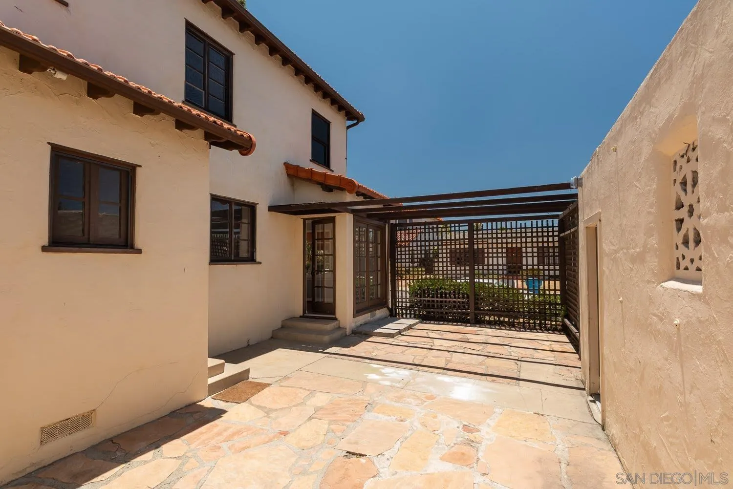 https://cdn.realtyfeed.com/cdn/127/260021214/522bd88de2fc3a2fbcf1d7e3d7313e50.webp