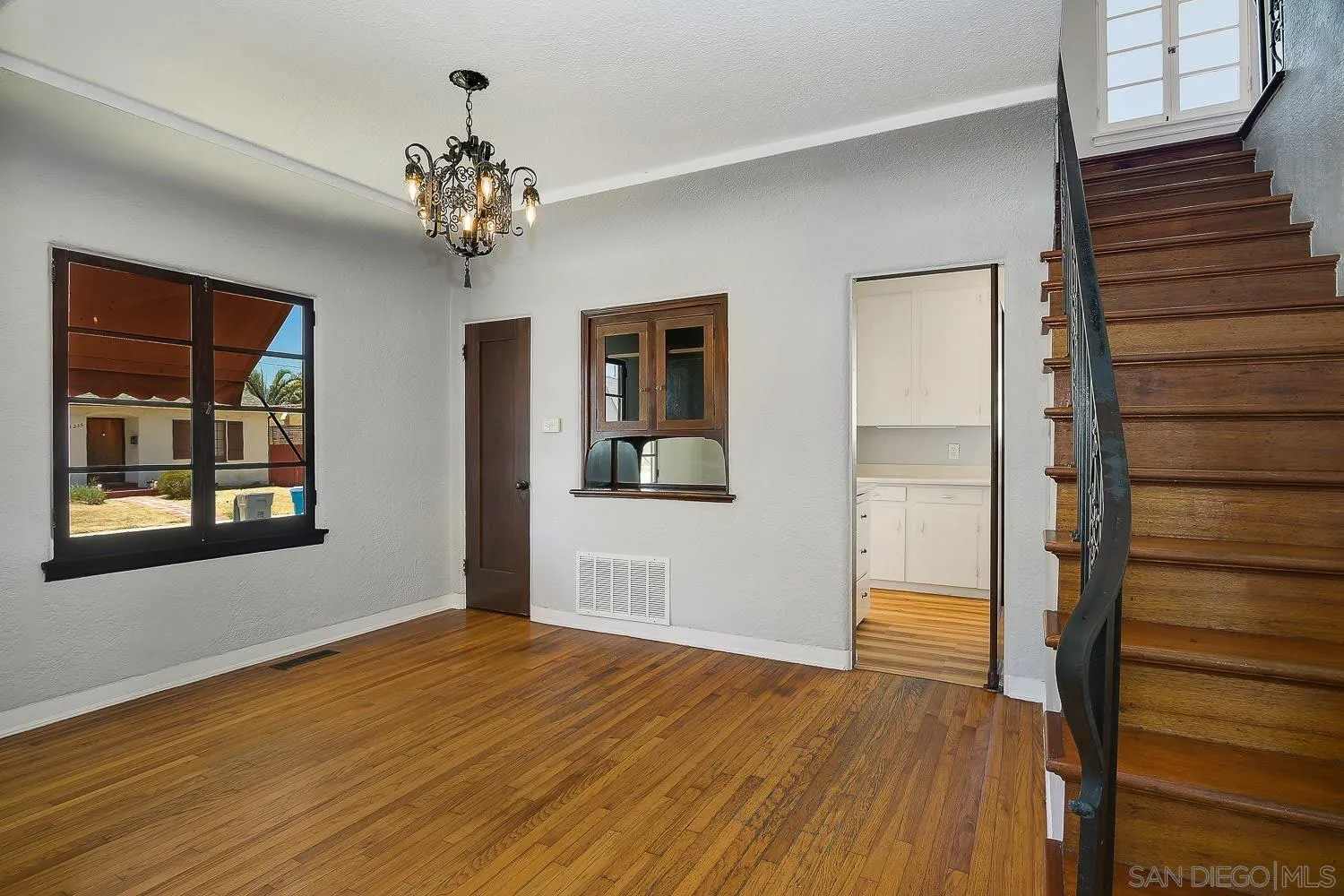 https://cdn.realtyfeed.com/cdn/127/260021214/696ba7a45ff722796c795f136c31540f.webp