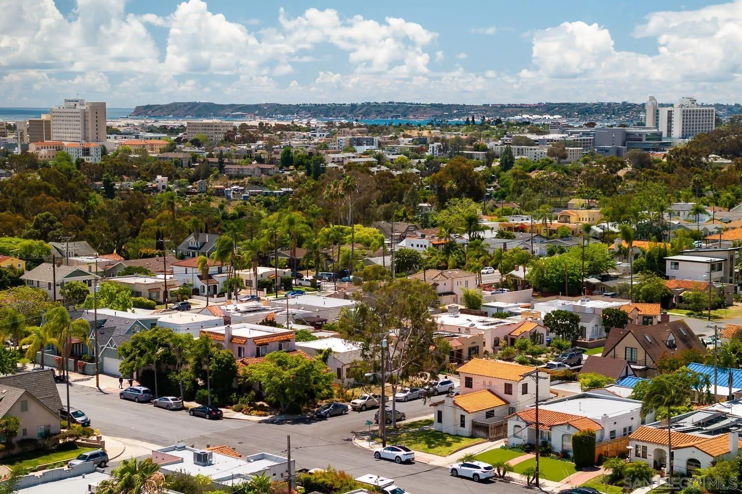 https://cdn.realtyfeed.com/cdn/127/260021214/75e0d4b234d04da9627195530840d369.webp