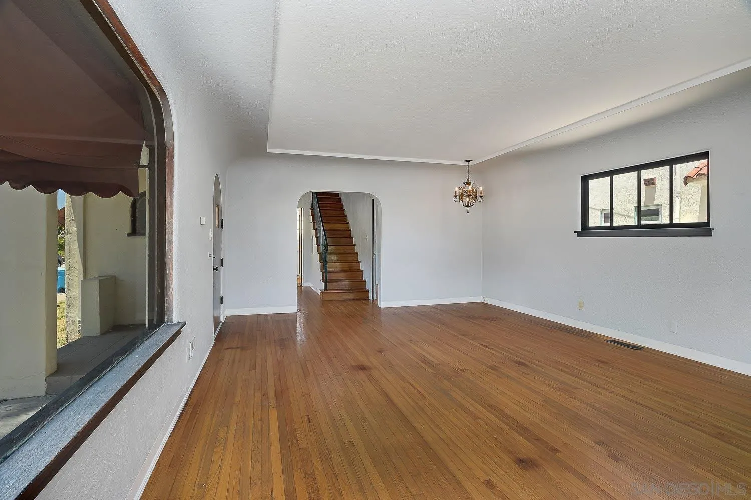 https://cdn.realtyfeed.com/cdn/127/260021214/76530b7ac31887b65b703050d5e39dea.webp