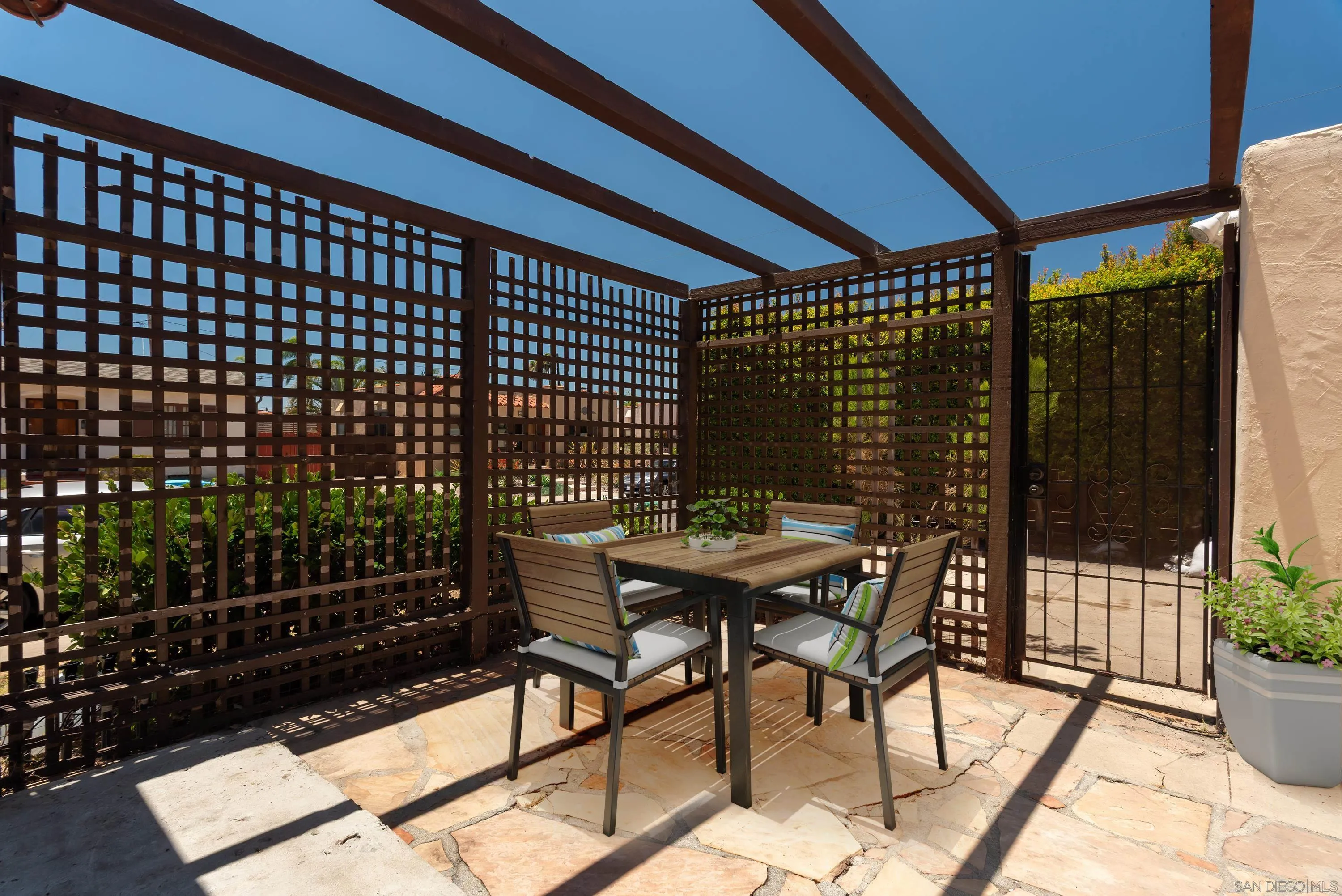 https://cdn.realtyfeed.com/cdn/127/260021214/9c8c59e22fcb61b63cf77ecffd3786a6.webp