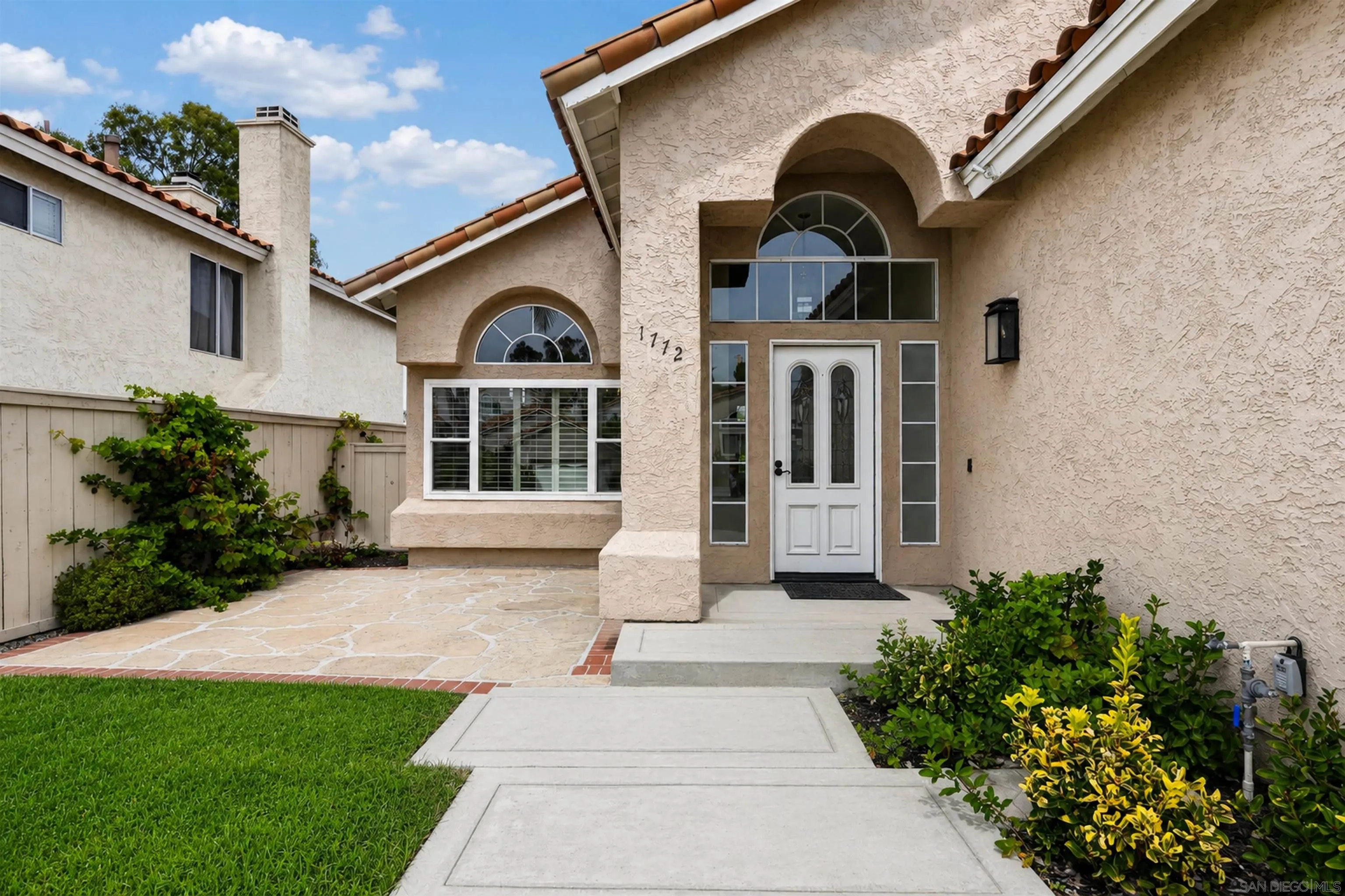 https://cdn.realtyfeed.com/cdn/127/260021215/16d2b8746908d880d950628668886b04.webp