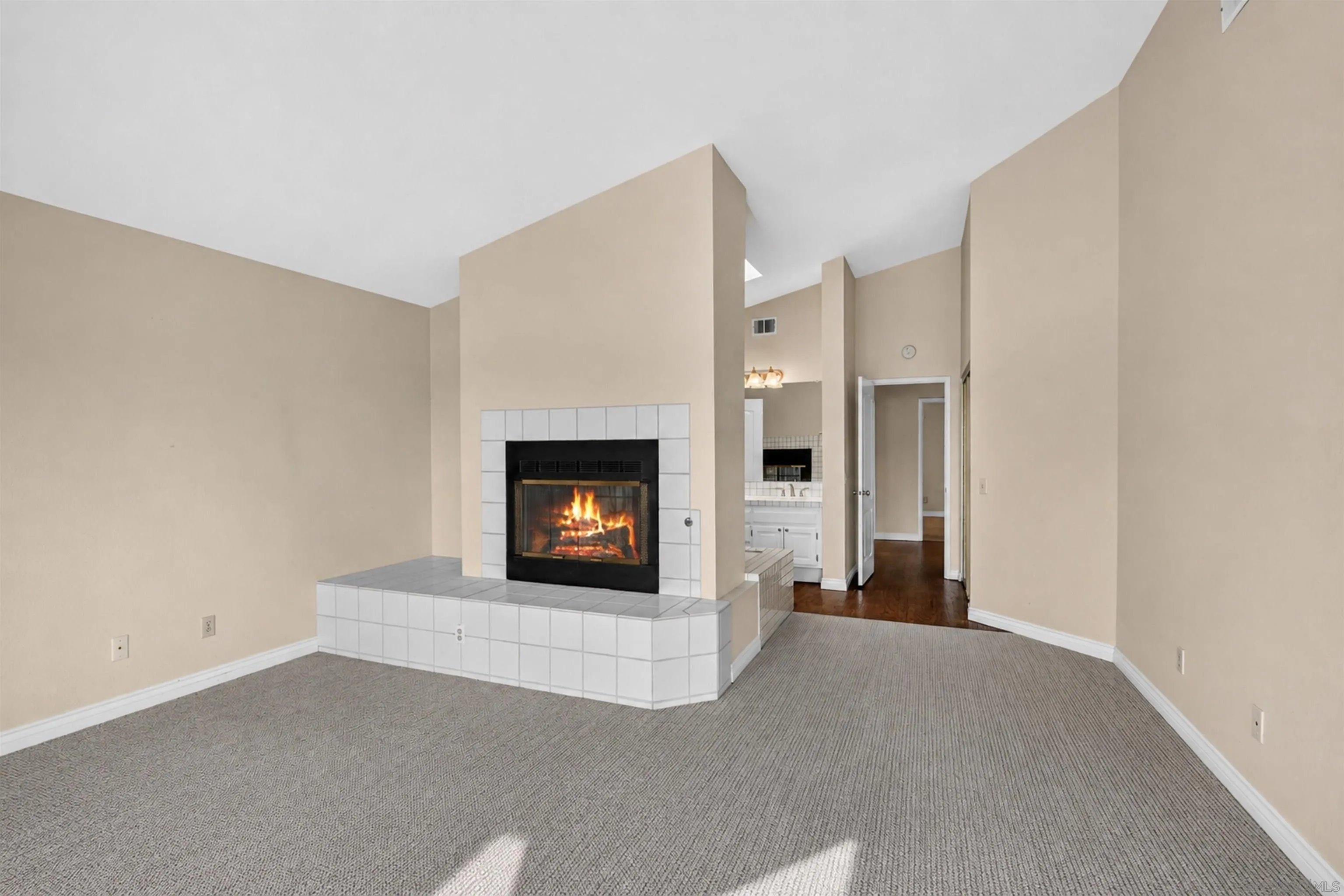 https://cdn.realtyfeed.com/cdn/127/260021215/5a2f2b3dabb20e3ef1eaac9a87338e25.webp