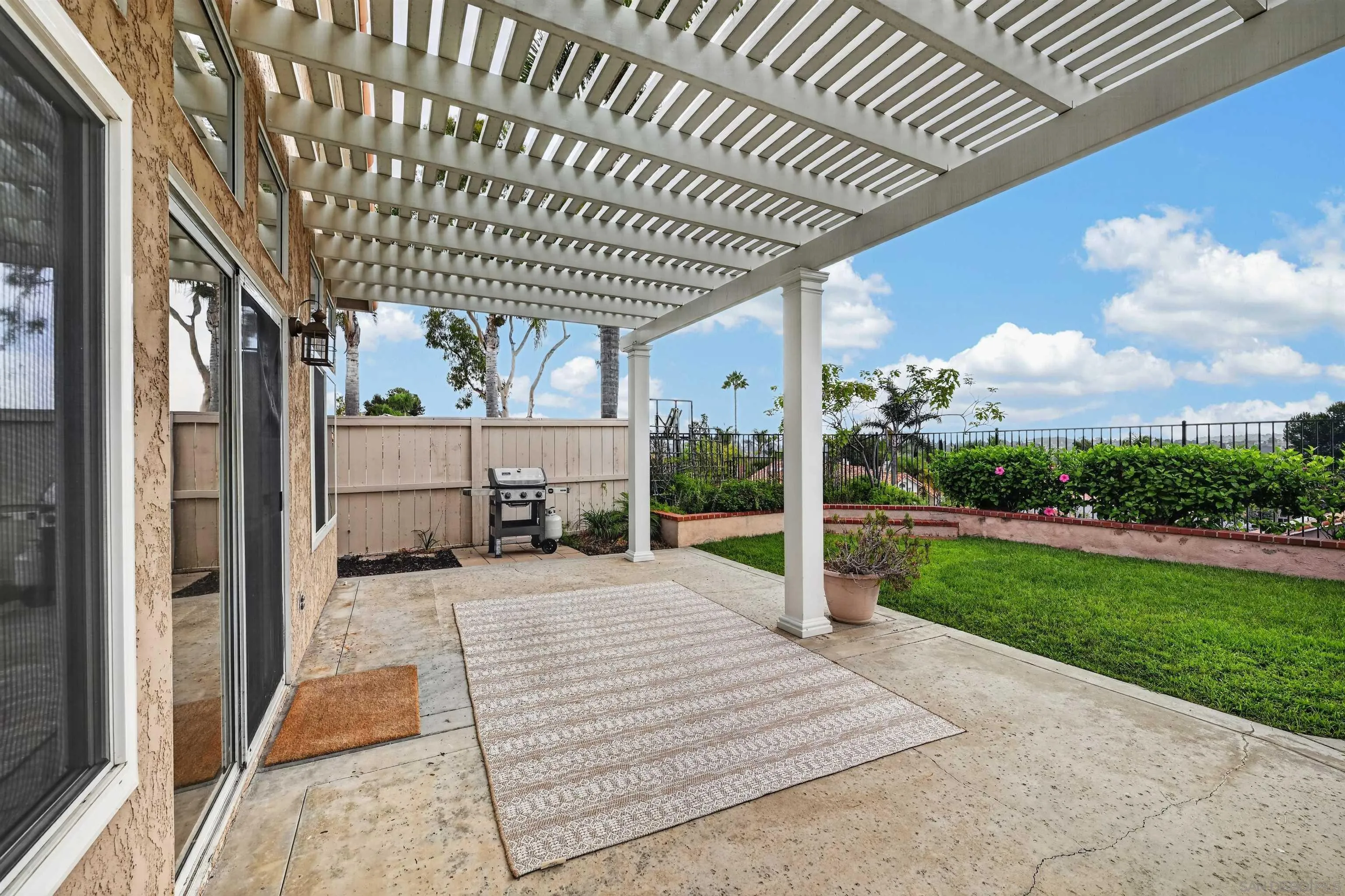 https://cdn.realtyfeed.com/cdn/127/260021215/5d6483bff320891893813b1dd1825f31.webp