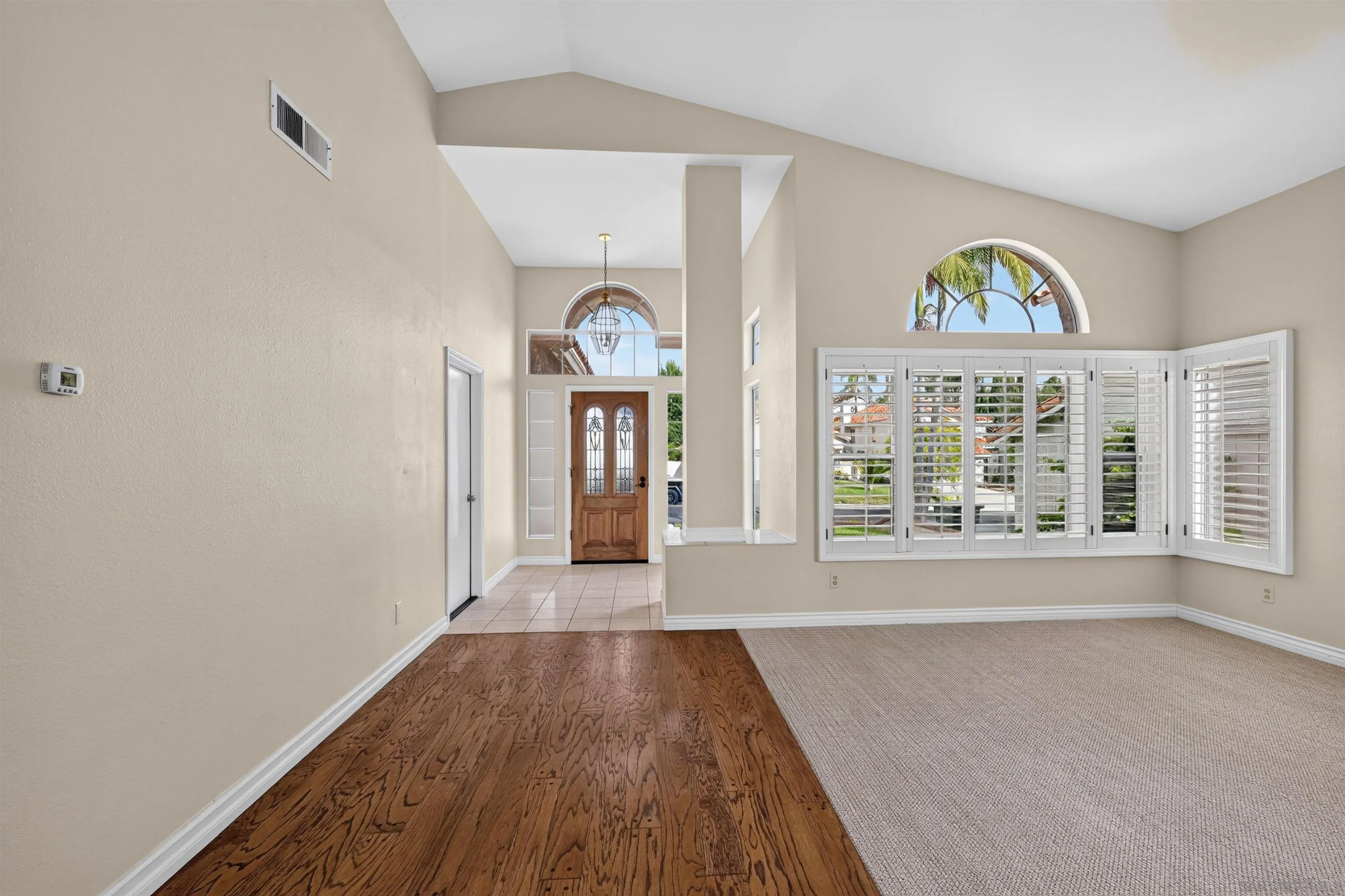 https://cdn.realtyfeed.com/cdn/127/260021215/7f1d22df0510e433a72bea97081e0fa7.webp