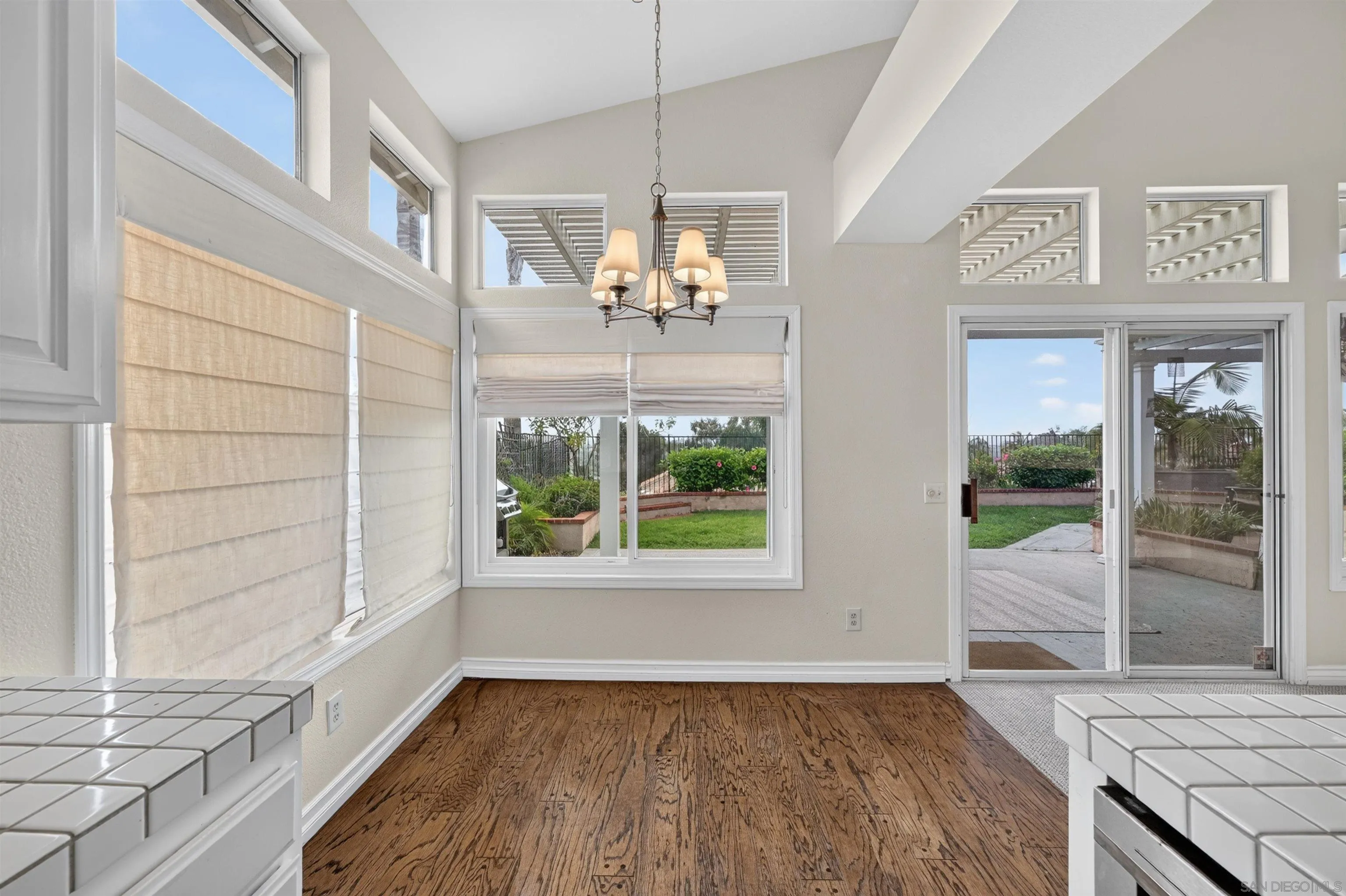 https://cdn.realtyfeed.com/cdn/127/260021215/8bf762206f7e16714ef2275d7fa21c6f.webp