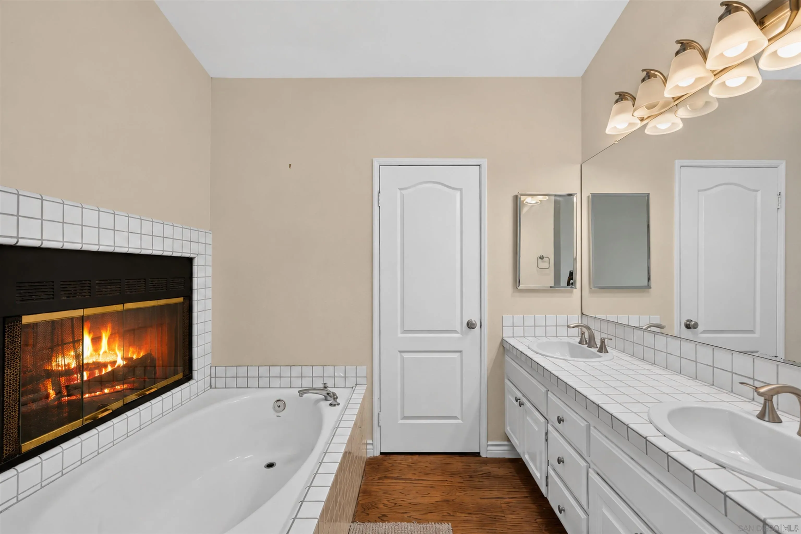 https://cdn.realtyfeed.com/cdn/127/260021215/96e7db2c6ed9eb6489f4117a7560b61a.webp