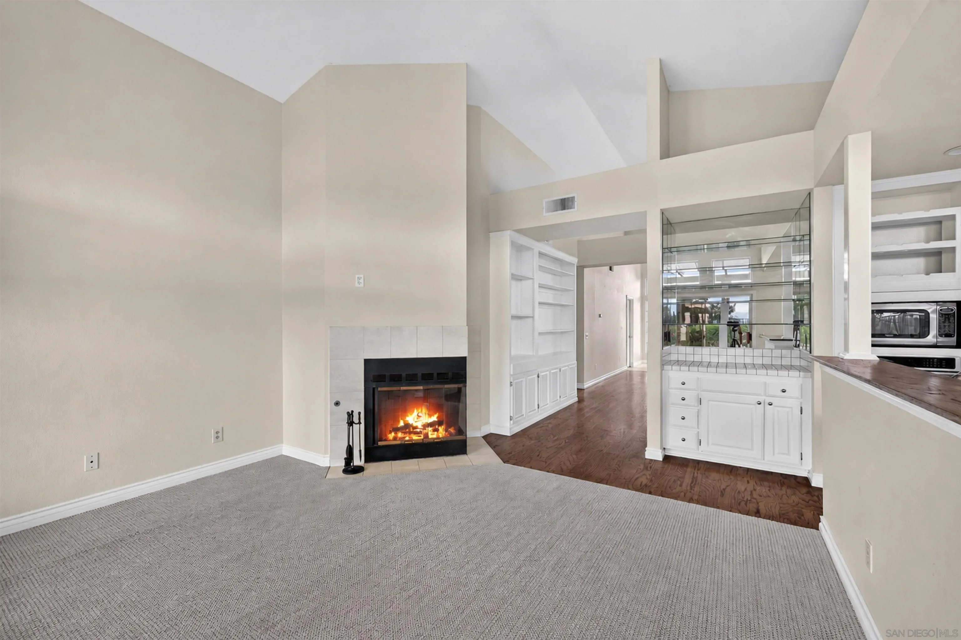 https://cdn.realtyfeed.com/cdn/127/260021215/a87d3221a65b9965c50c0ca6b29895cb.webp