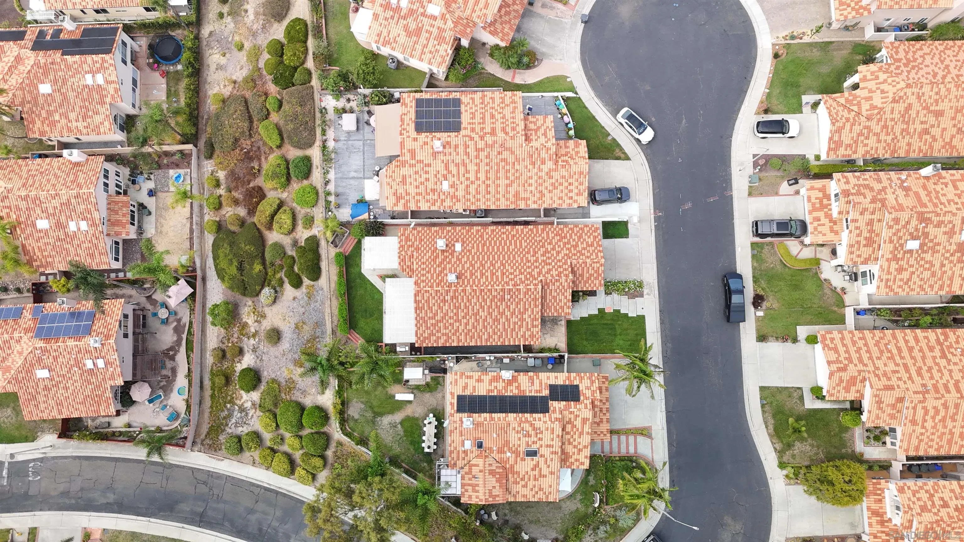 https://cdn.realtyfeed.com/cdn/127/260021215/bf40489e42eb99ae5f18e6045e4d74ca.webp