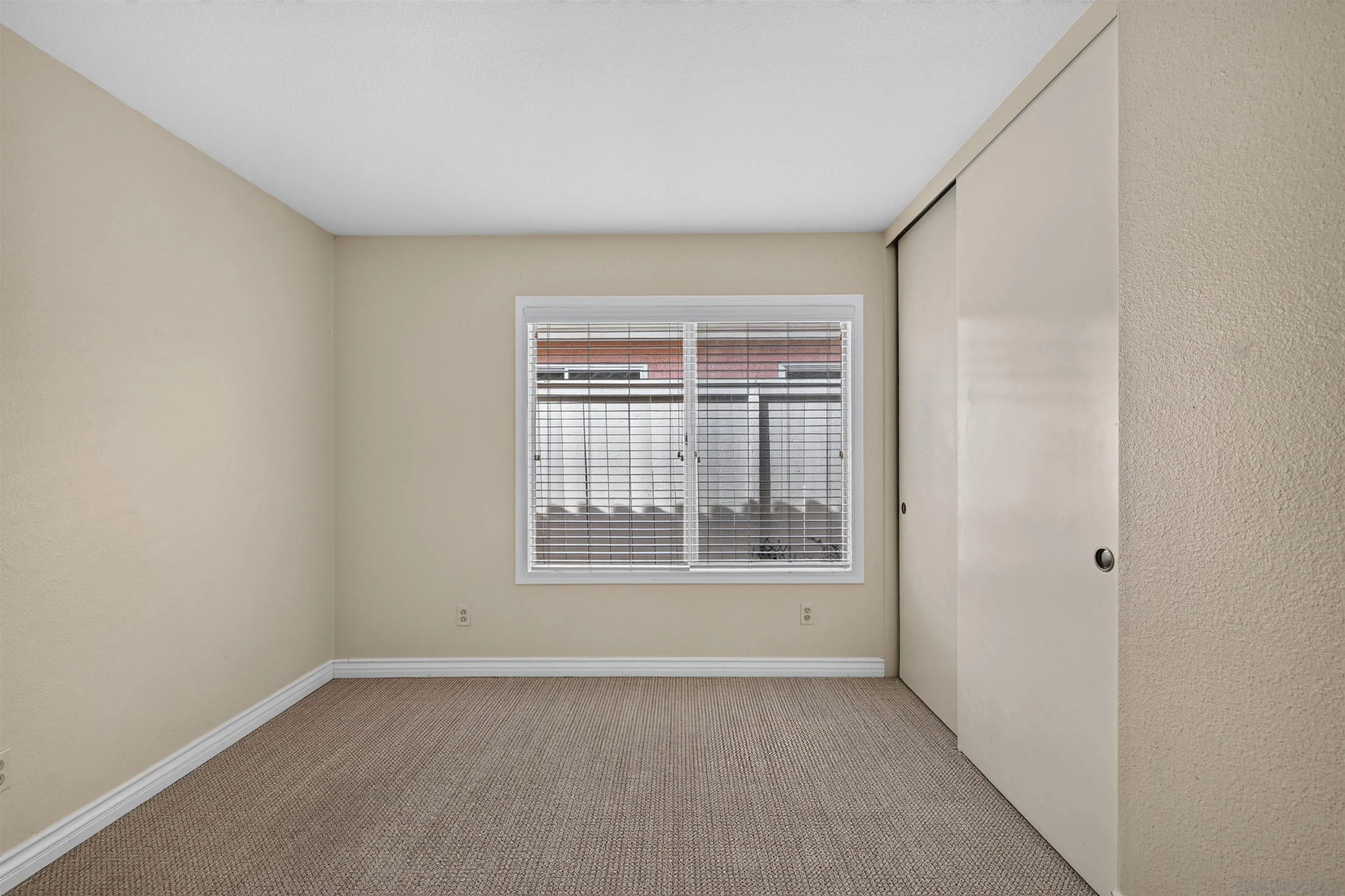 https://cdn.realtyfeed.com/cdn/127/260021215/c120b65872e8cddbf590282779c829d6.webp