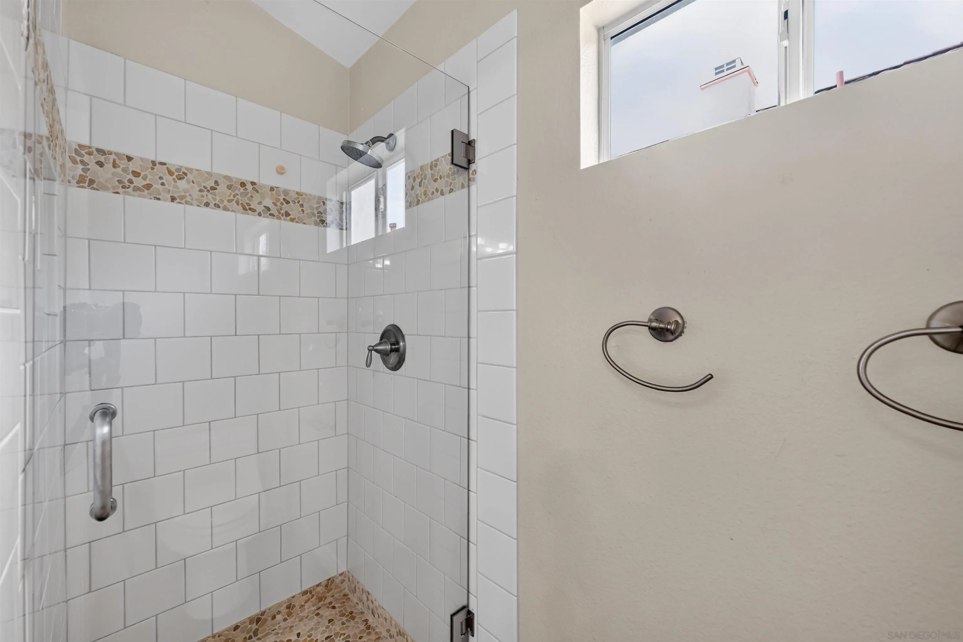 https://cdn.realtyfeed.com/cdn/127/260021215/d9b24dc3334b7213adbf88a2480196a6.webp